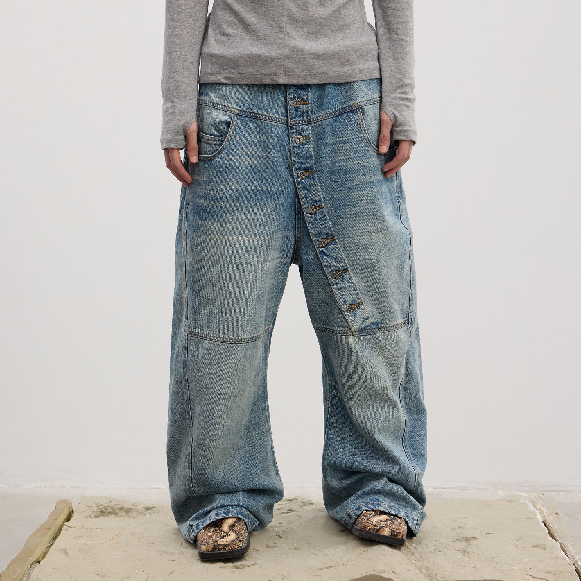 DND4DES Asymmetric Button-Fly Panel Washed Jeans