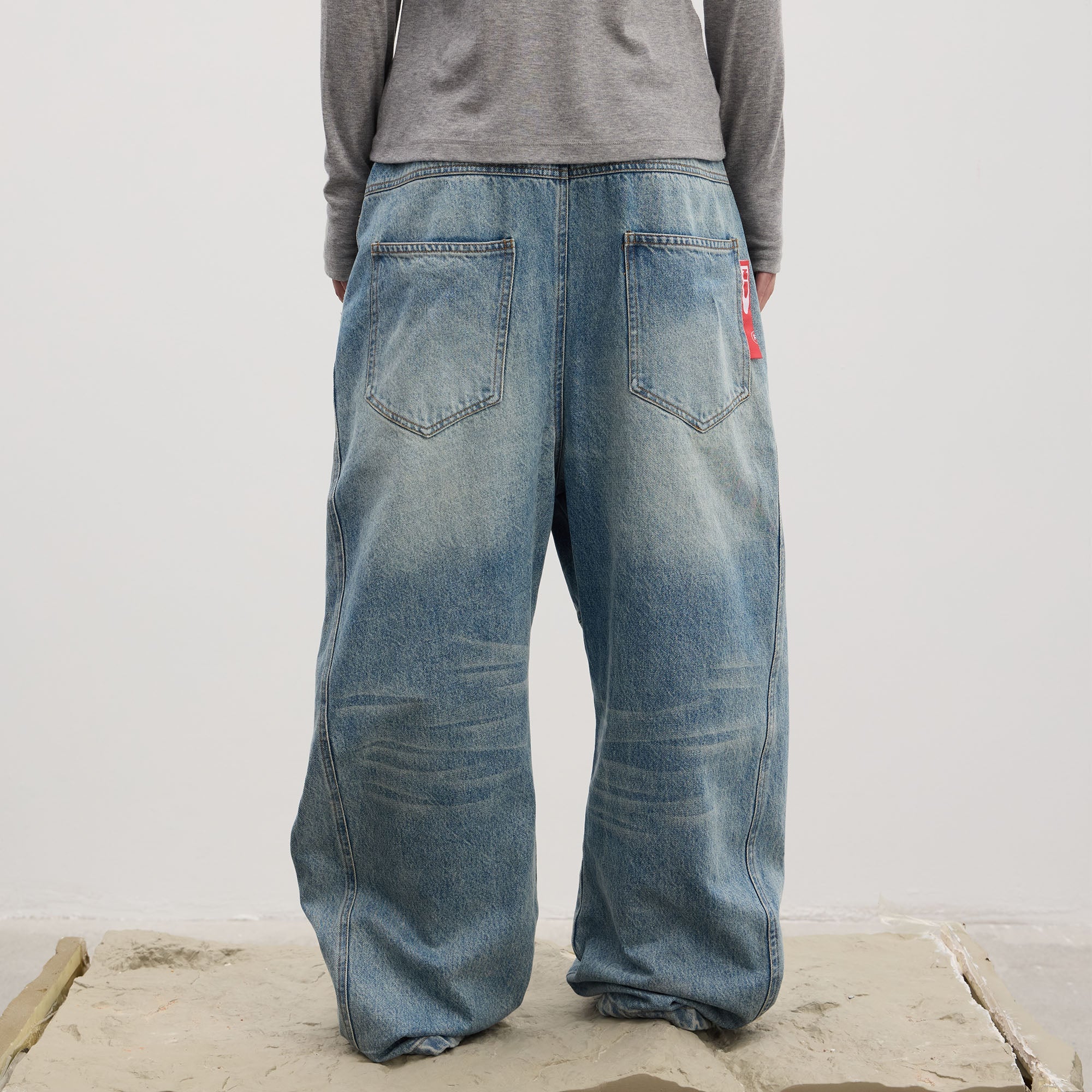 DND4DES Asymmetric Button-Fly Panel Washed Jeans