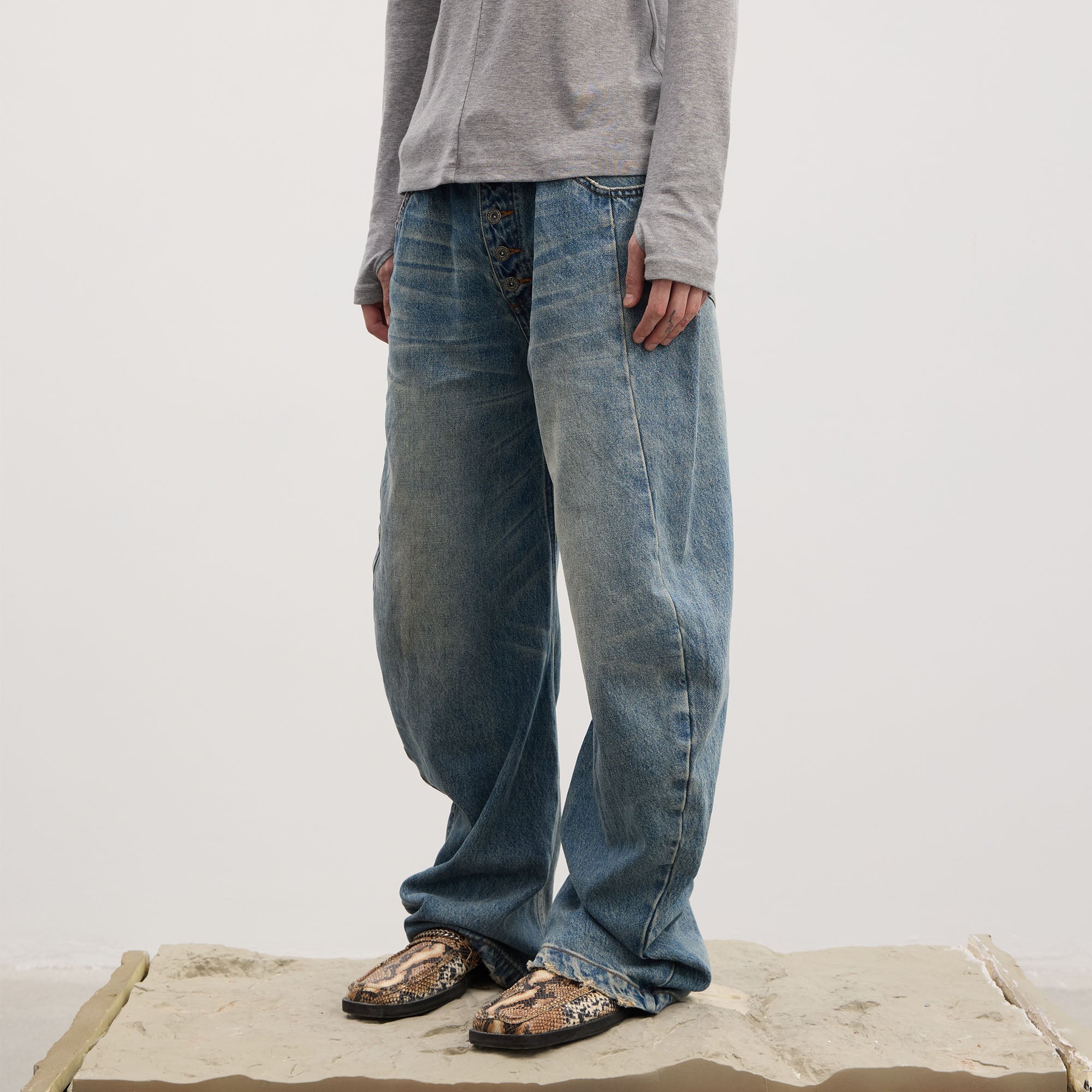 DND4DES Washed Button-Up Balloon-Leg Jeans