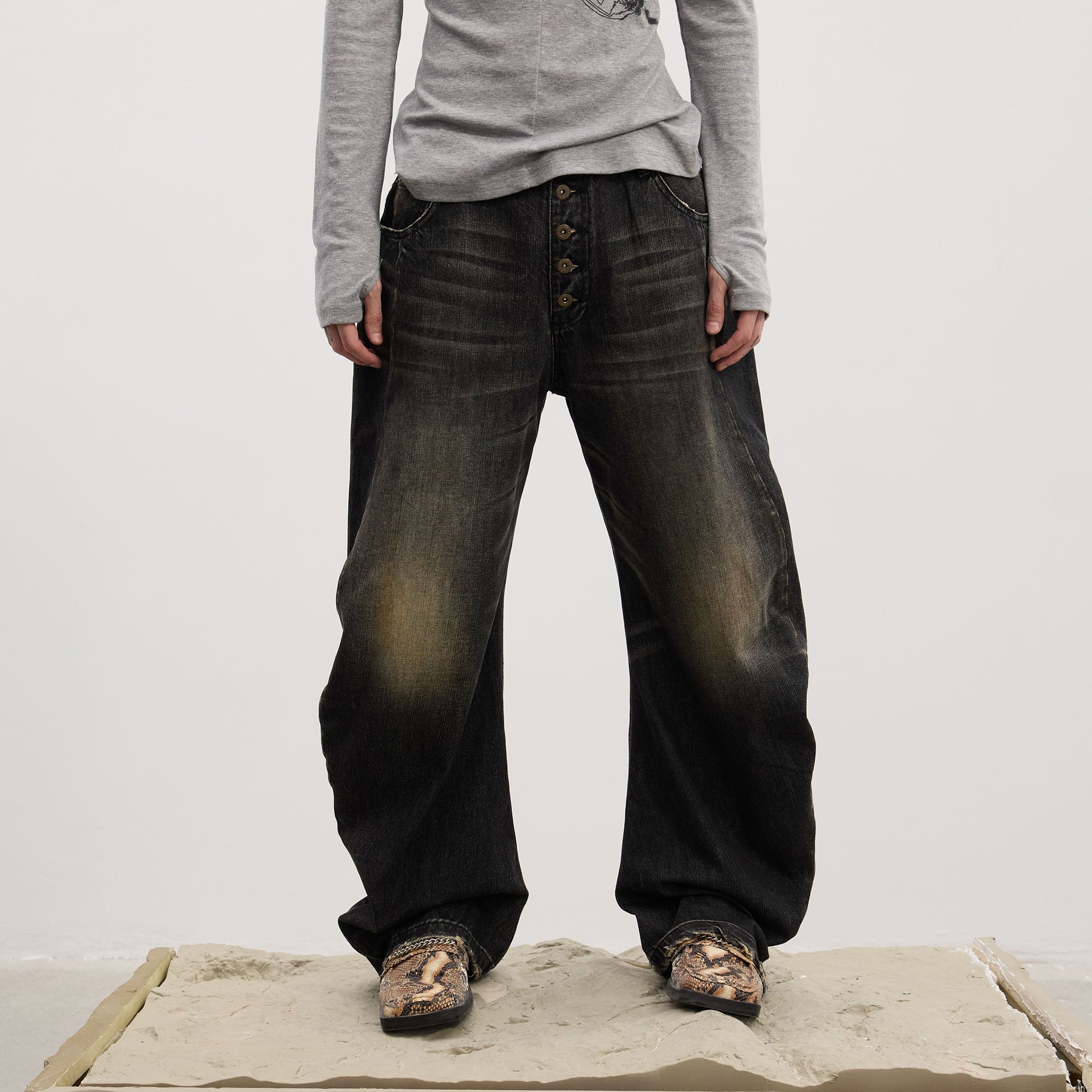 DND4DES Washed Button-Up Balloon-Leg Jeans