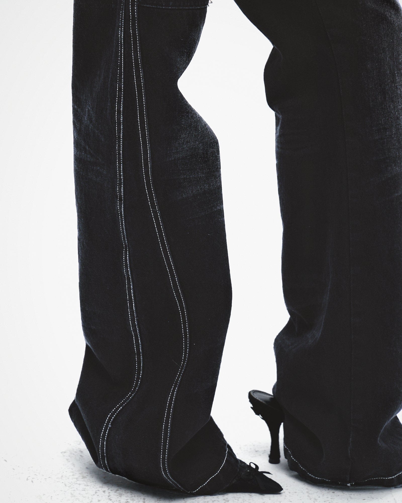 FAYCHUI Asymmetrical Button Fly Bootcut Jeans