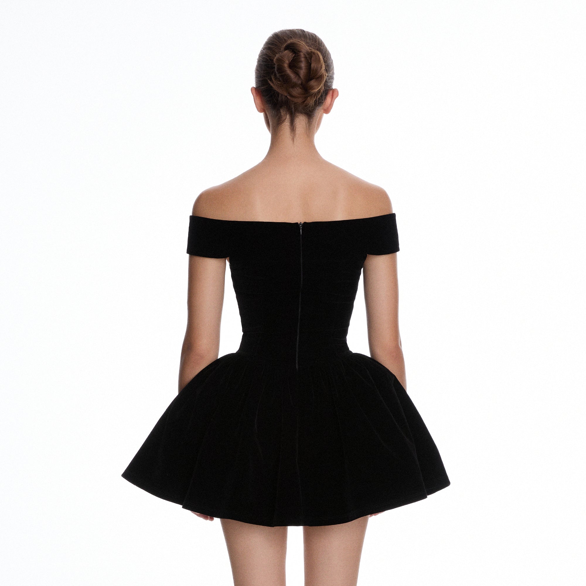 MILLIONLOTUS Off-Shoulder Cut-Out Fit-And-Flare Mini Dress