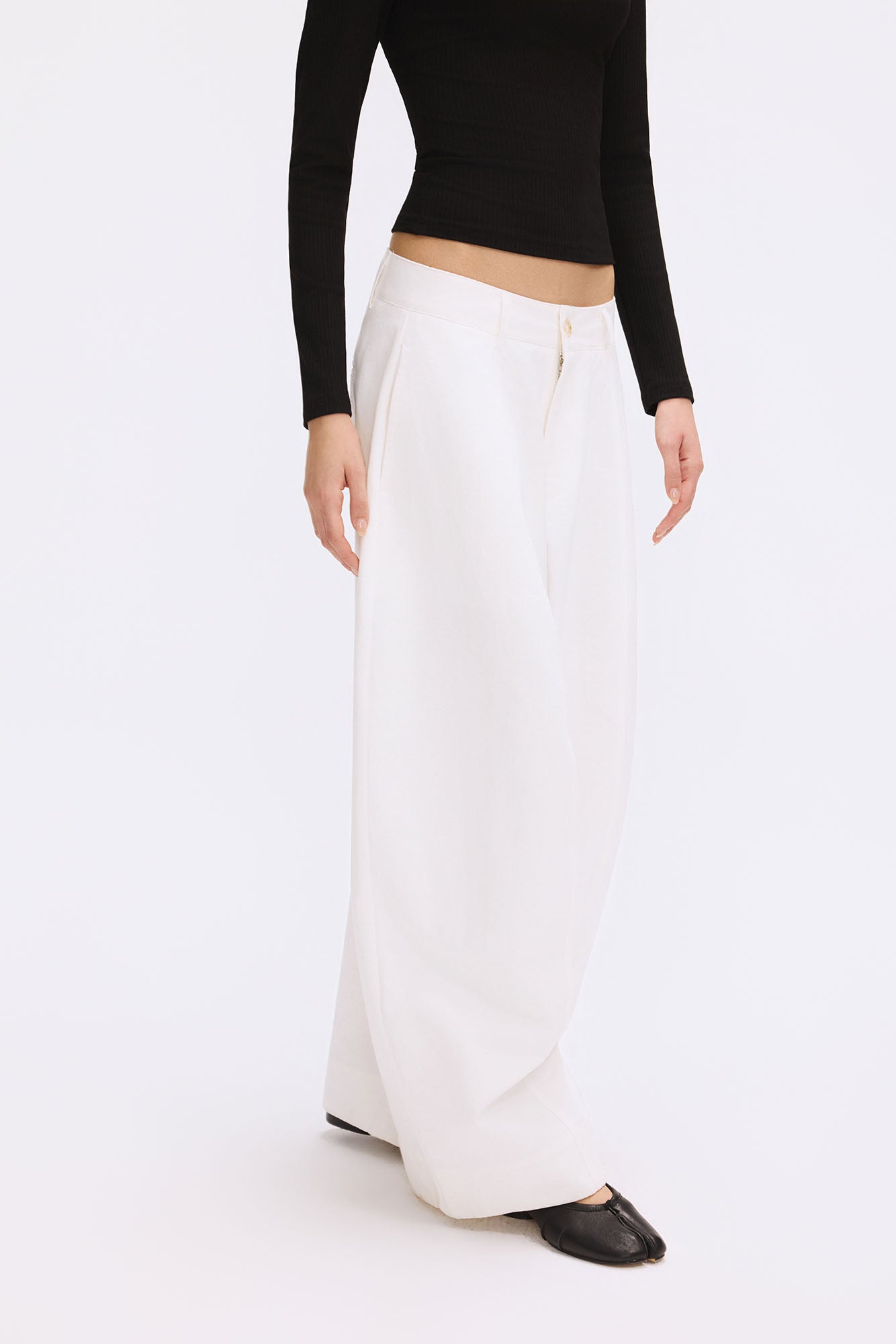 ARTIFICIAL WORLD Essential Oversized Curved-Leg Pants