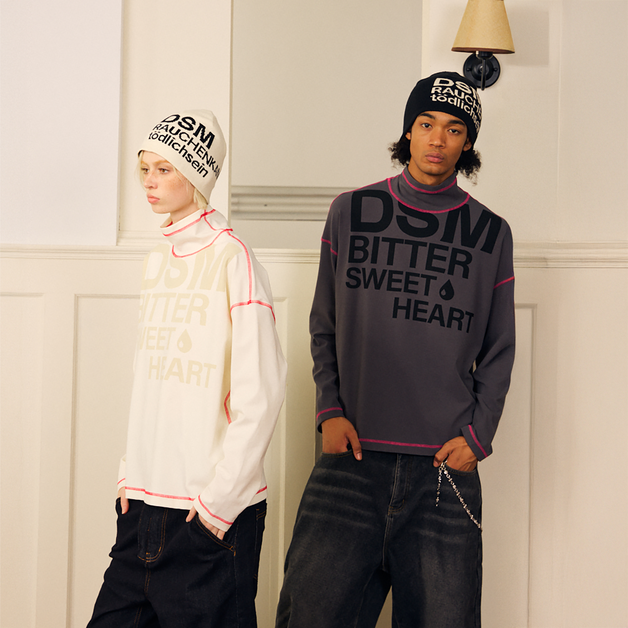 DONSMOKE Contrast Stitch LOGO Turtleneck