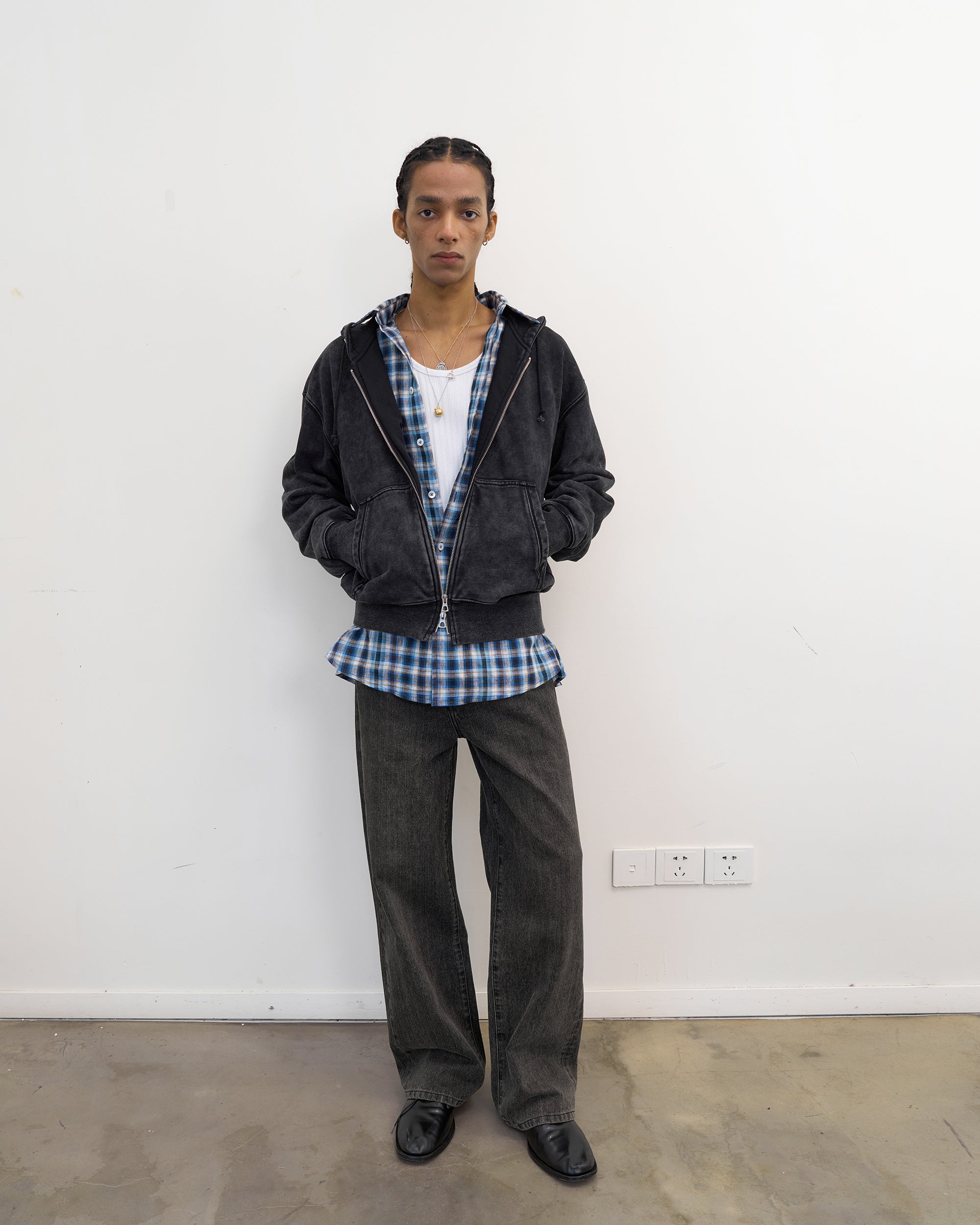 NEVERSEEZ Retro Washed Straight-Leg Jeans