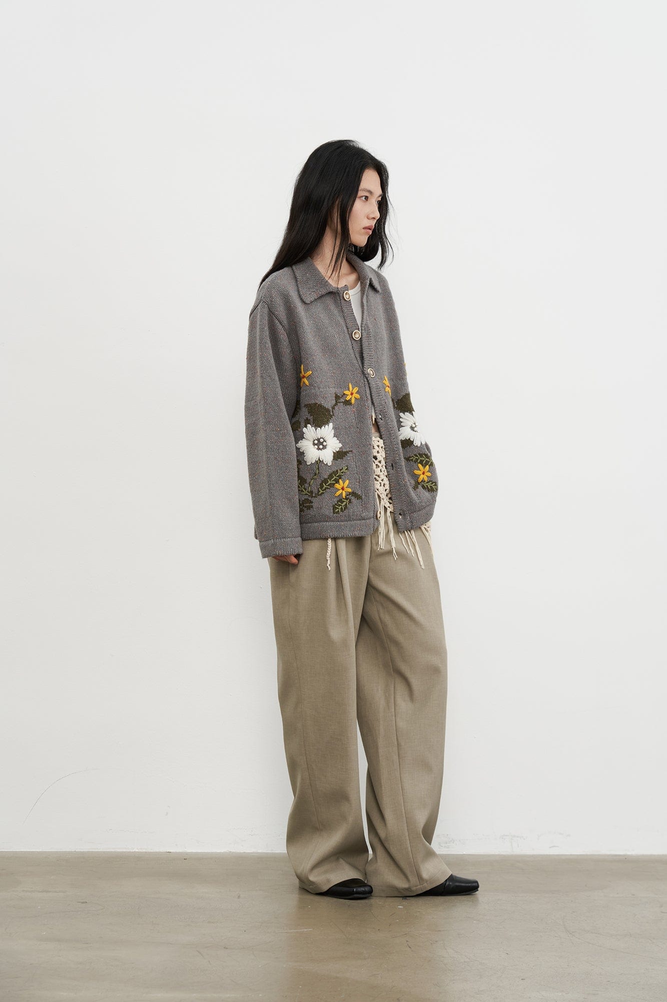 SAME FLOW Embroidered Pearl Floral Cardigan