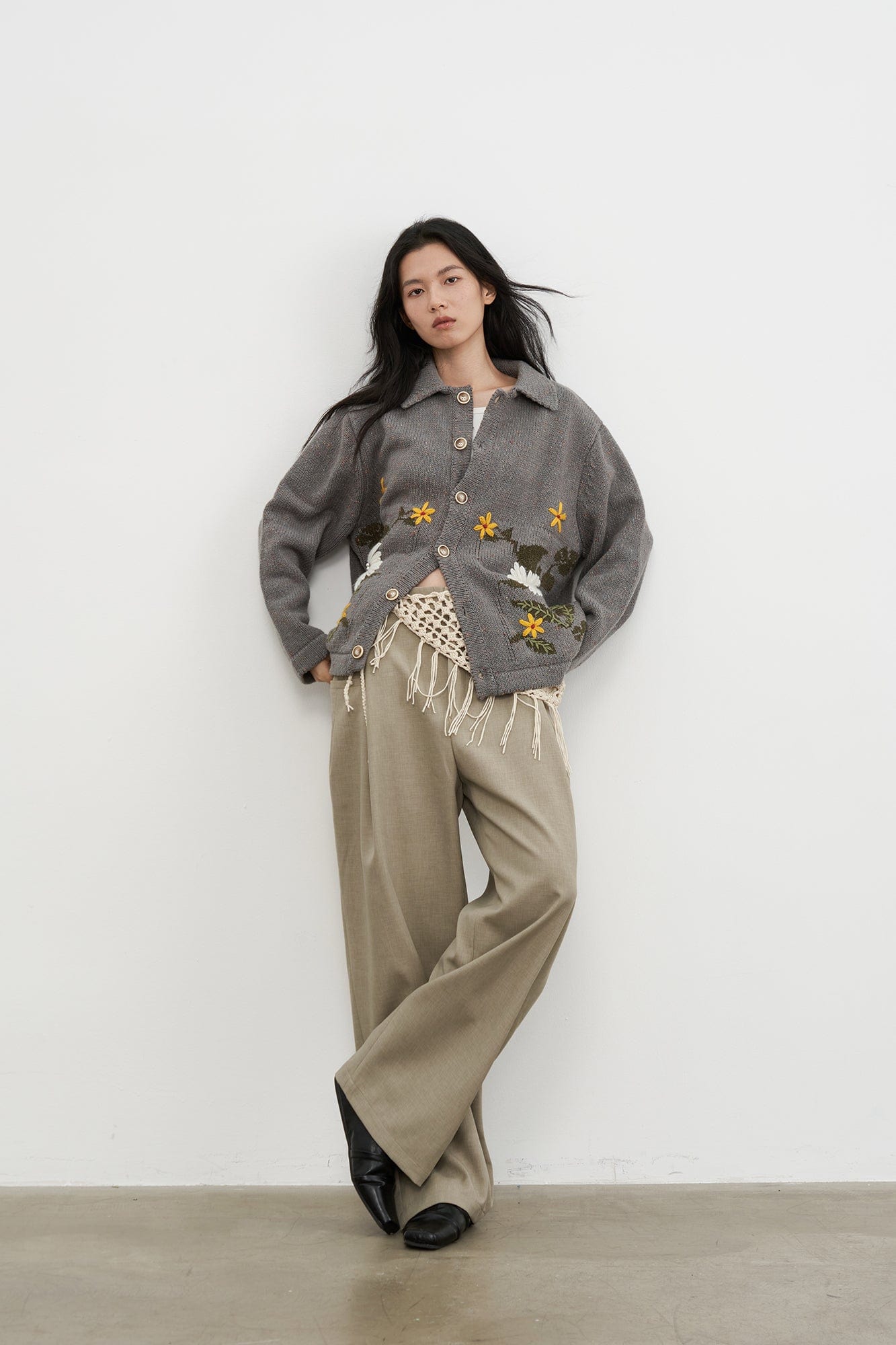 SAME FLOW Embroidered Pearl Floral Cardigan