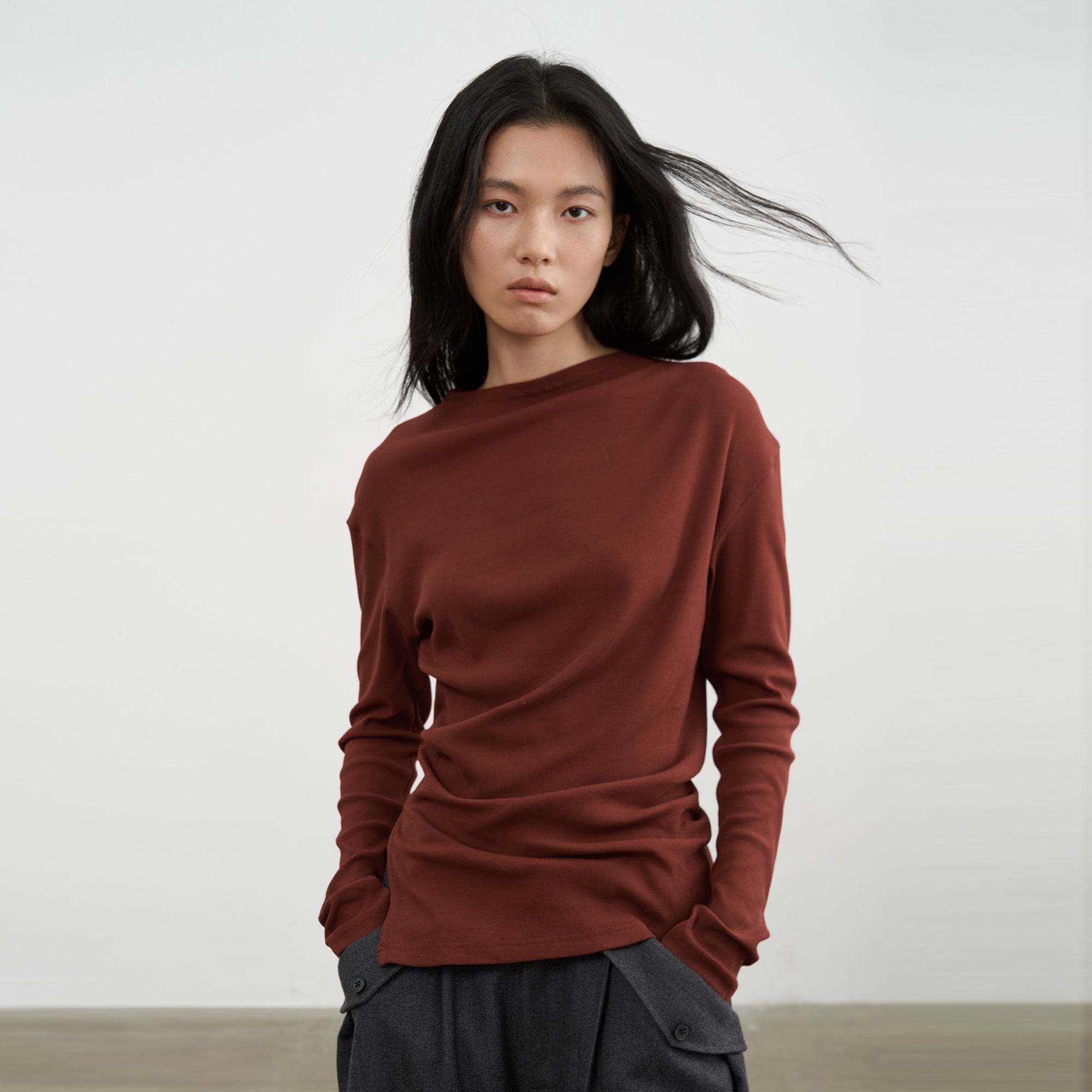SAME FLOW Ruched Back Paneled Long Sleeve Tee