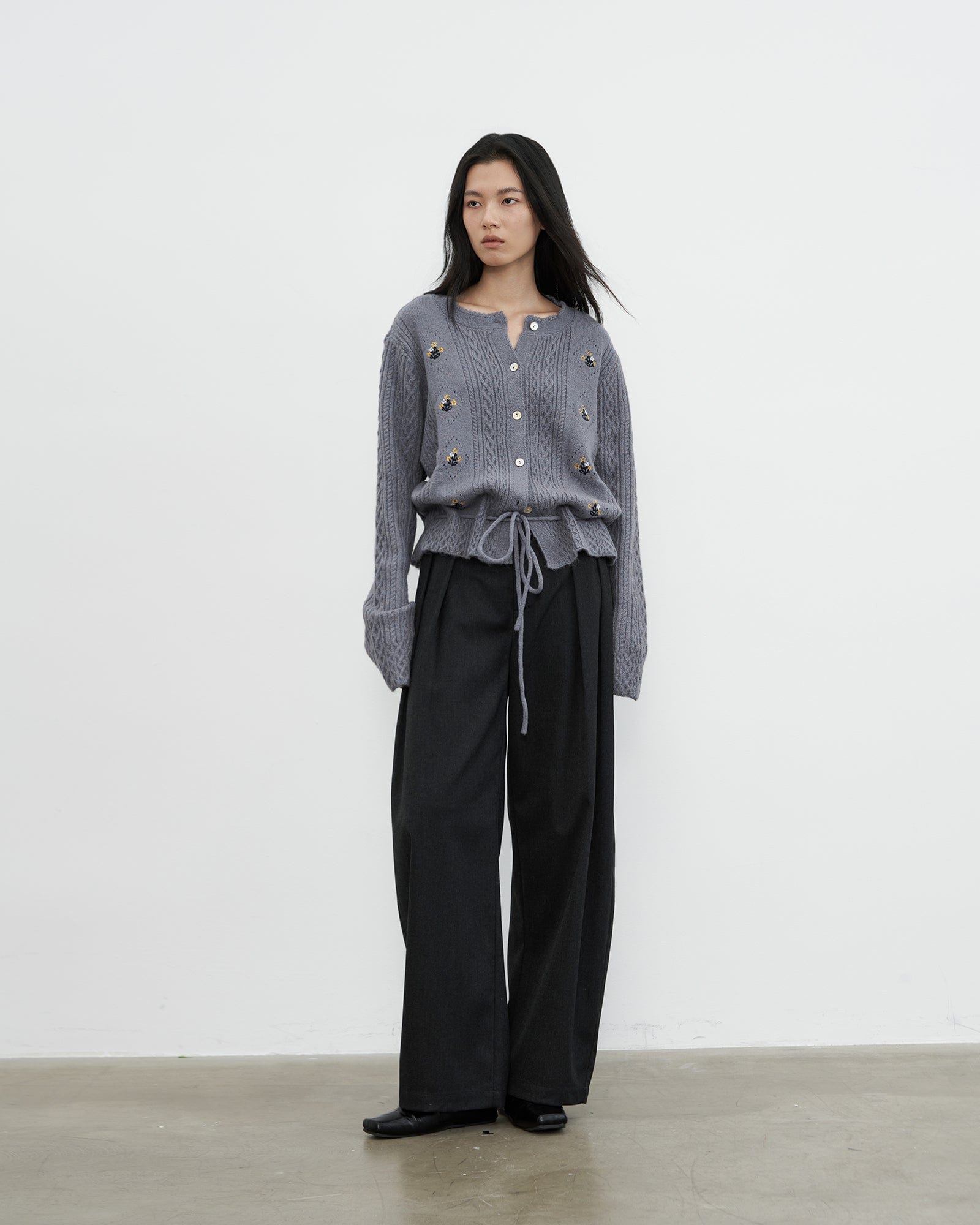 SAME FLOW Drawstring Flower Embroidery Sweater