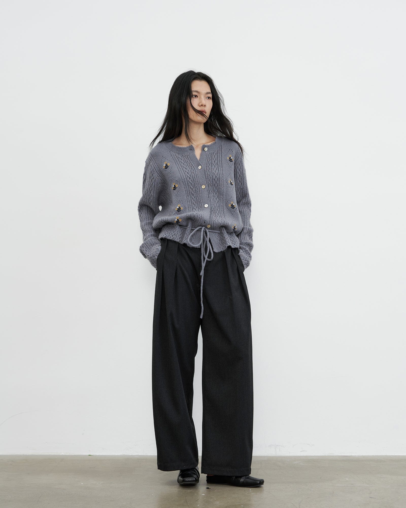 SAME FLOW Drawstring Flower Embroidery Sweater