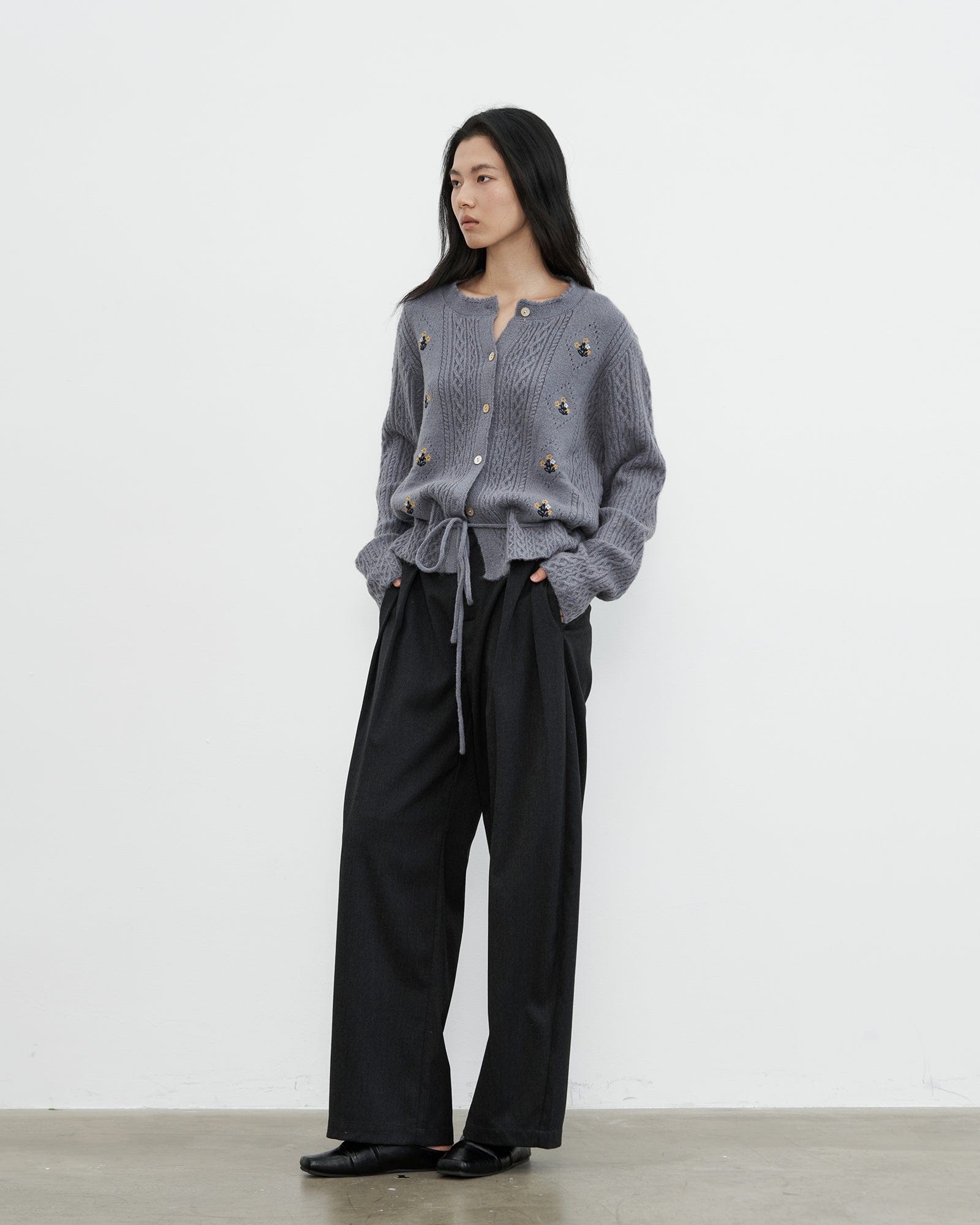 SAME FLOW Drawstring Flower Embroidery Sweater