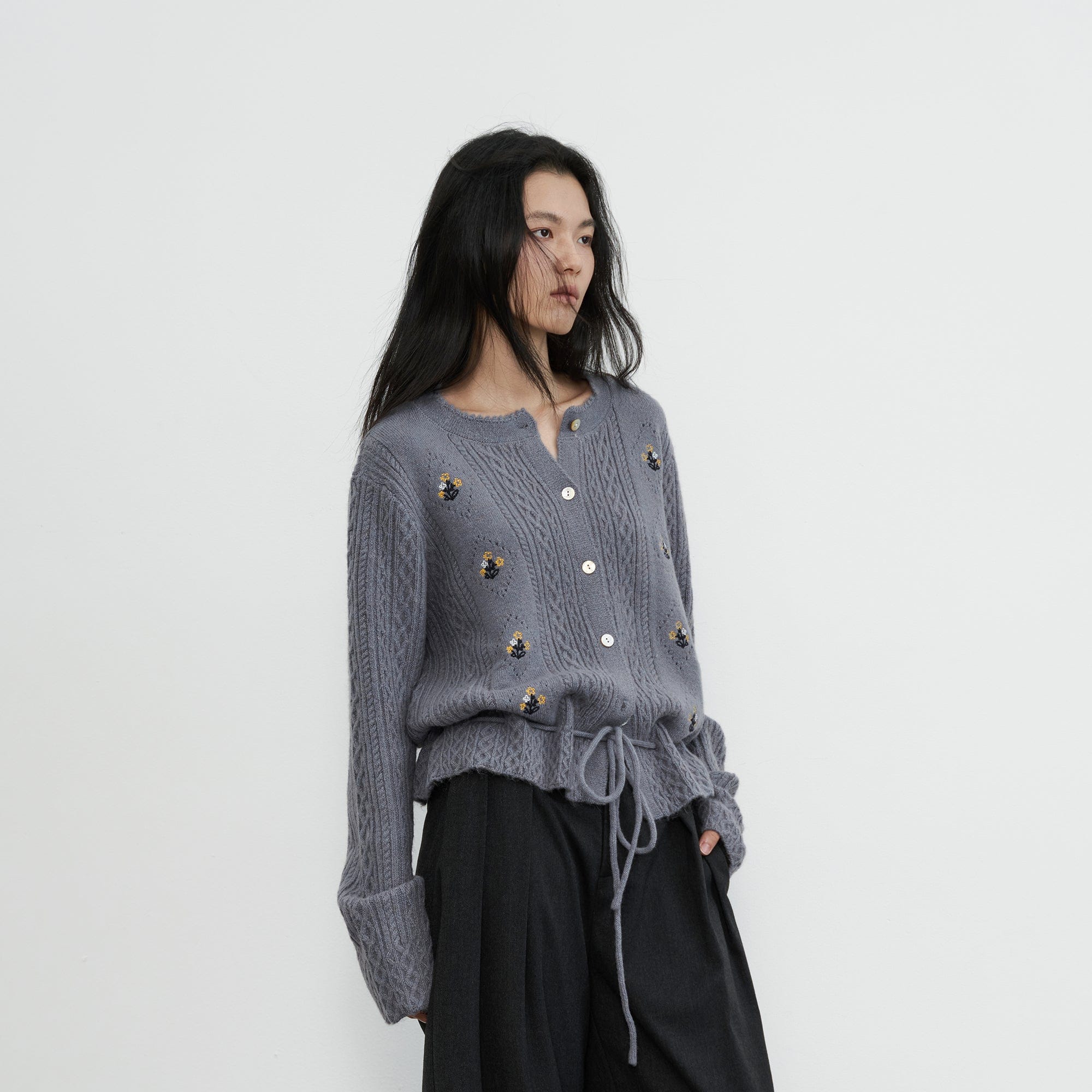 SAME FLOW Drawstring Flower Embroidery Sweater