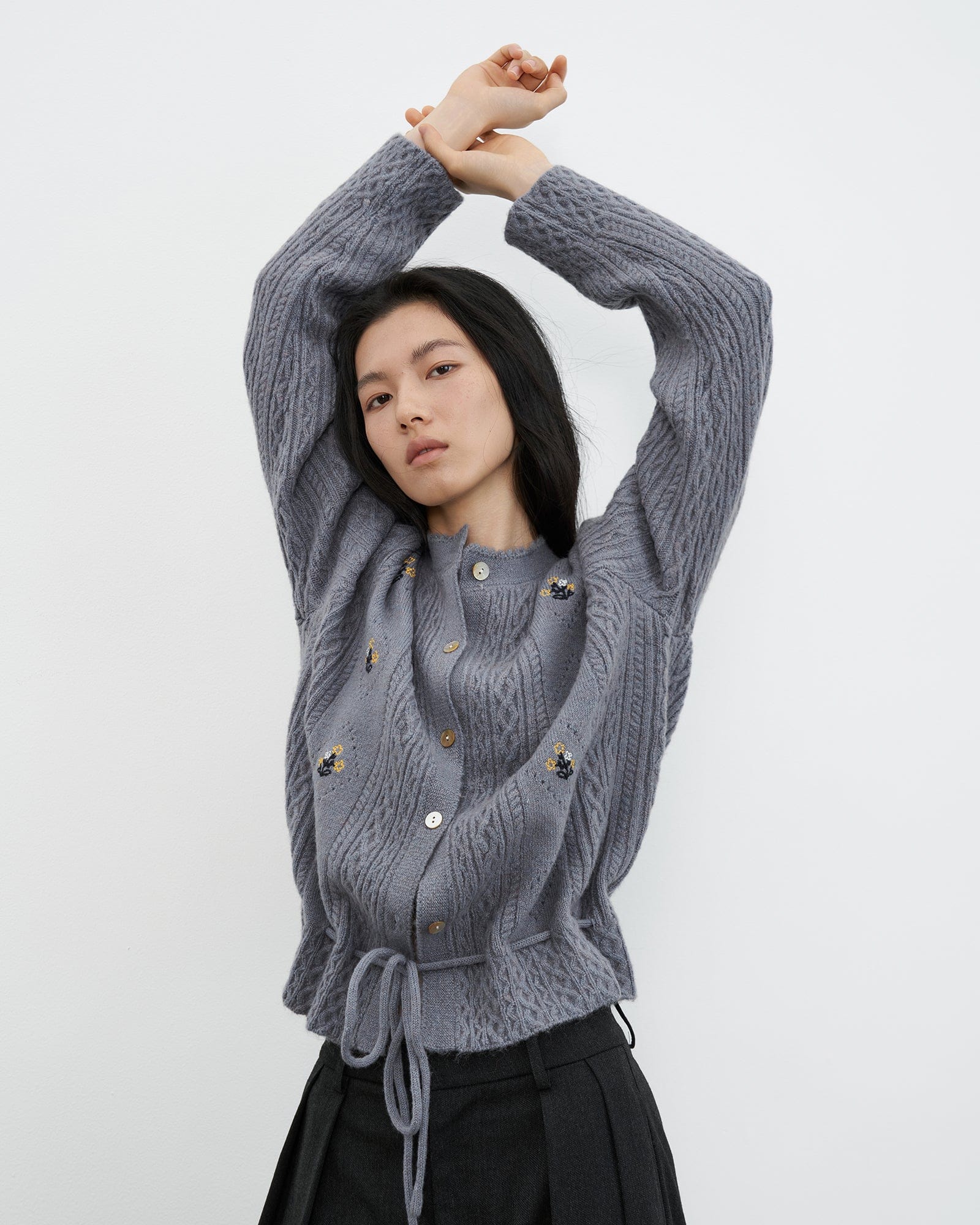 SAME FLOW Drawstring Flower Embroidery Sweater