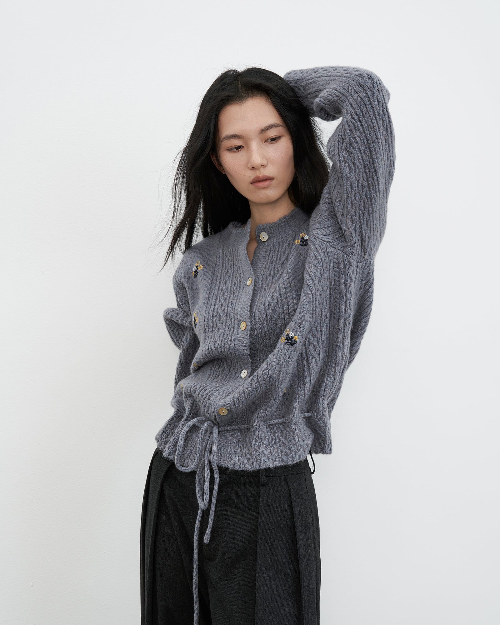 SAME FLOW Drawstring Flower Embroidery Sweater