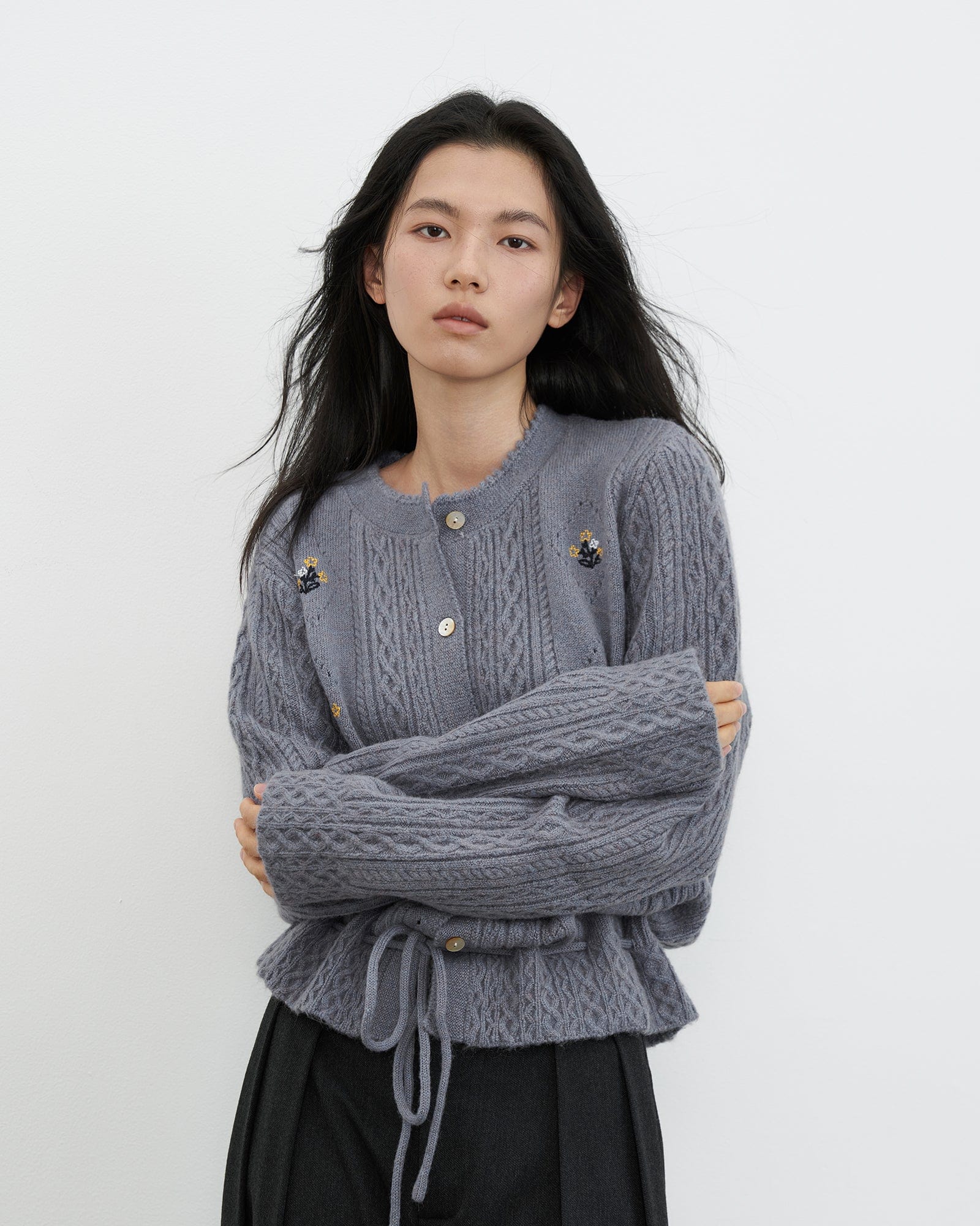 SAME FLOW Drawstring Flower Embroidery Sweater