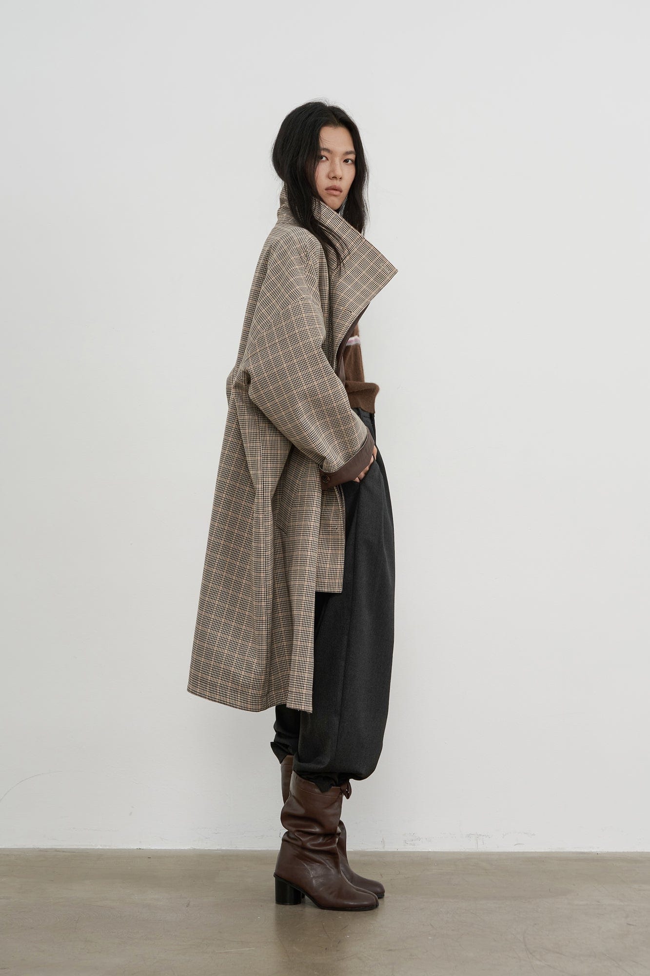 SAME FLOW Reversible Contrast Glossy Plaid Trench