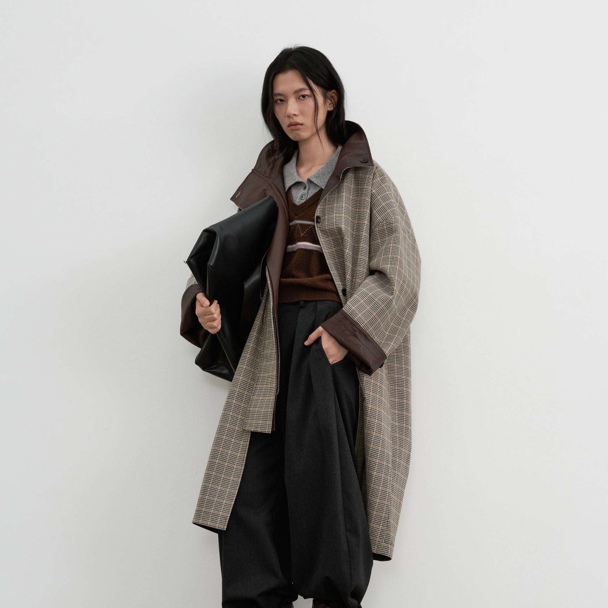 SAME FLOW Reversible Contrast Glossy Plaid Trench