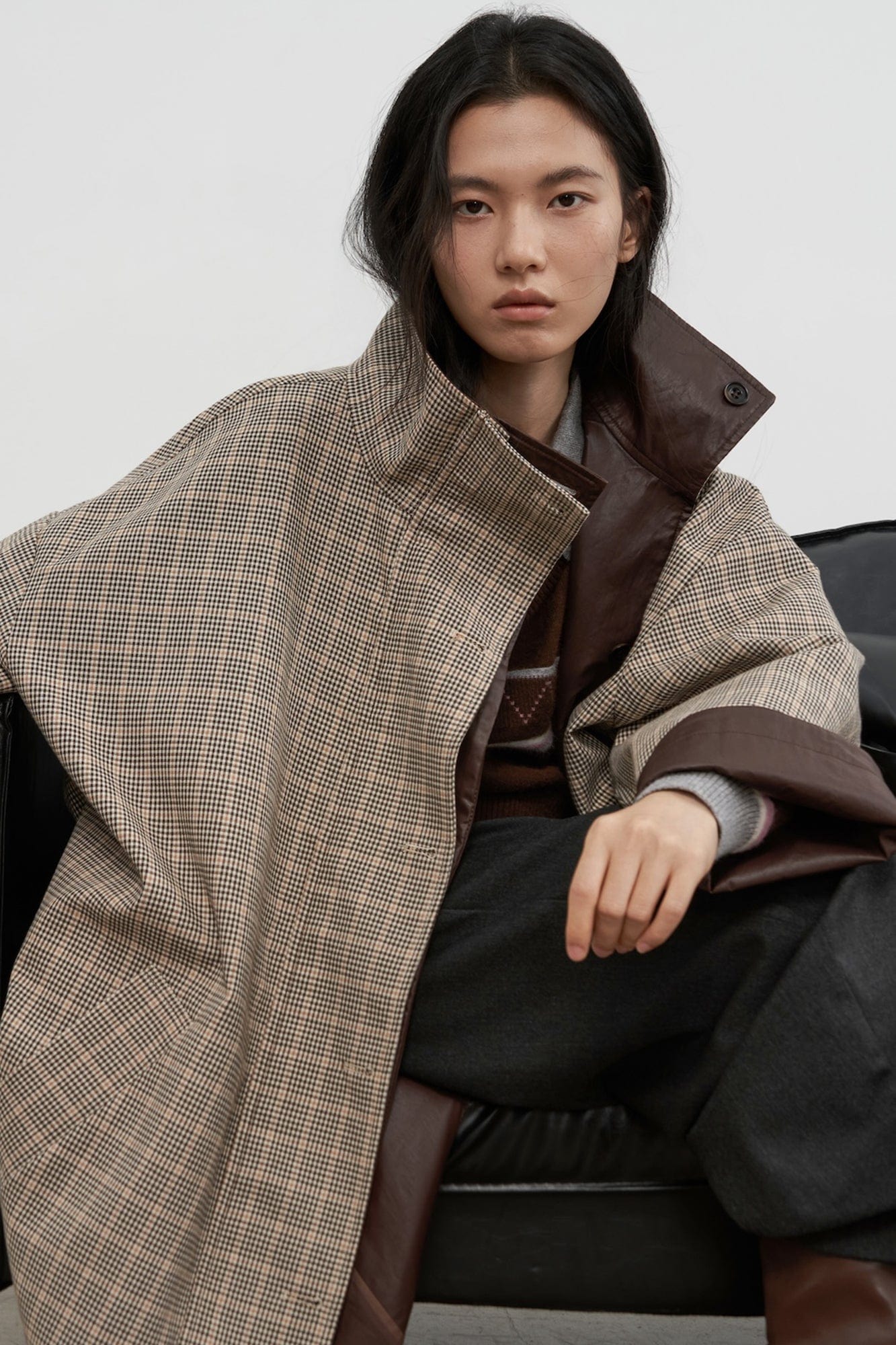 SAME FLOW Reversible Contrast Glossy Plaid Trench