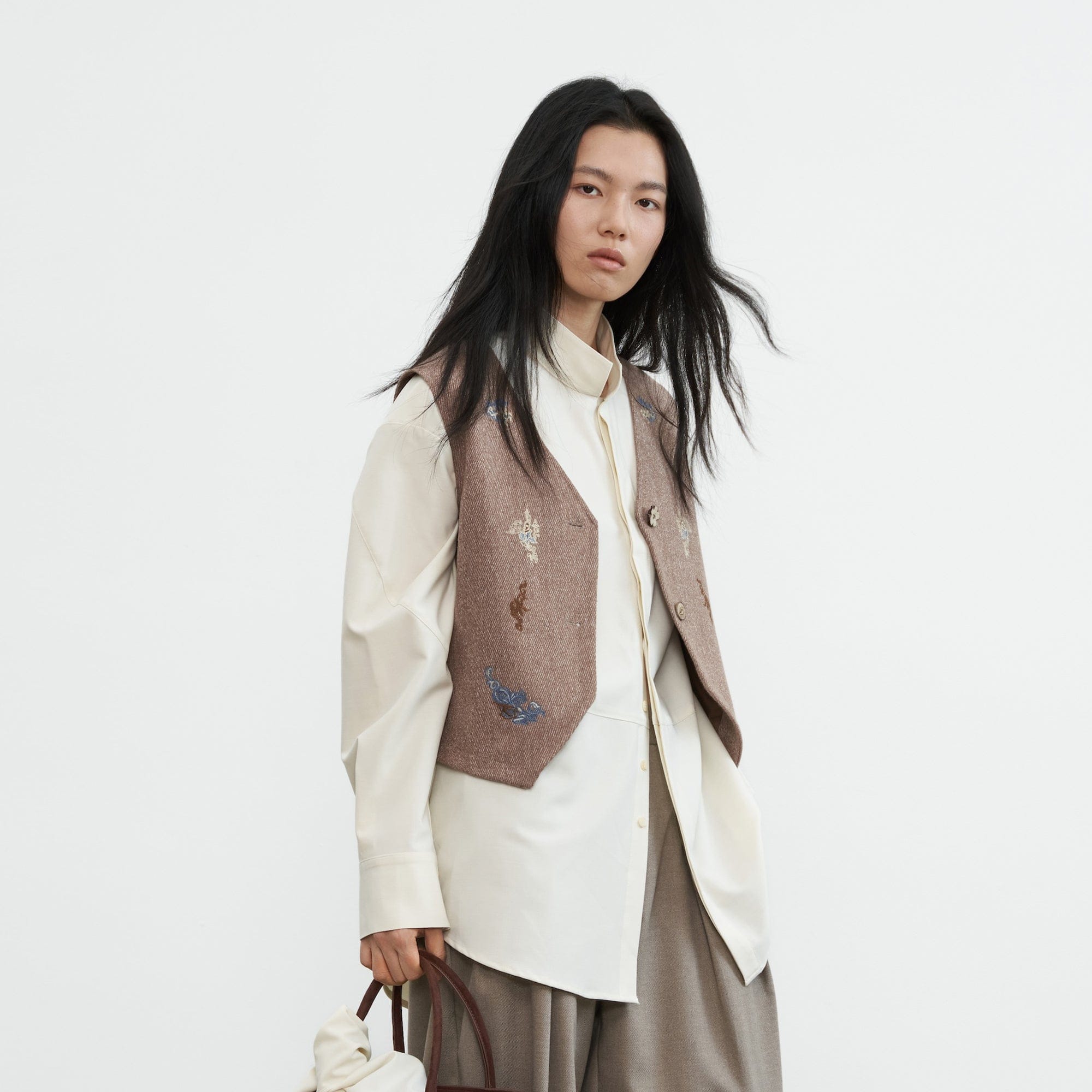 SAME FLOW Motif Embroidery Paneled Vest