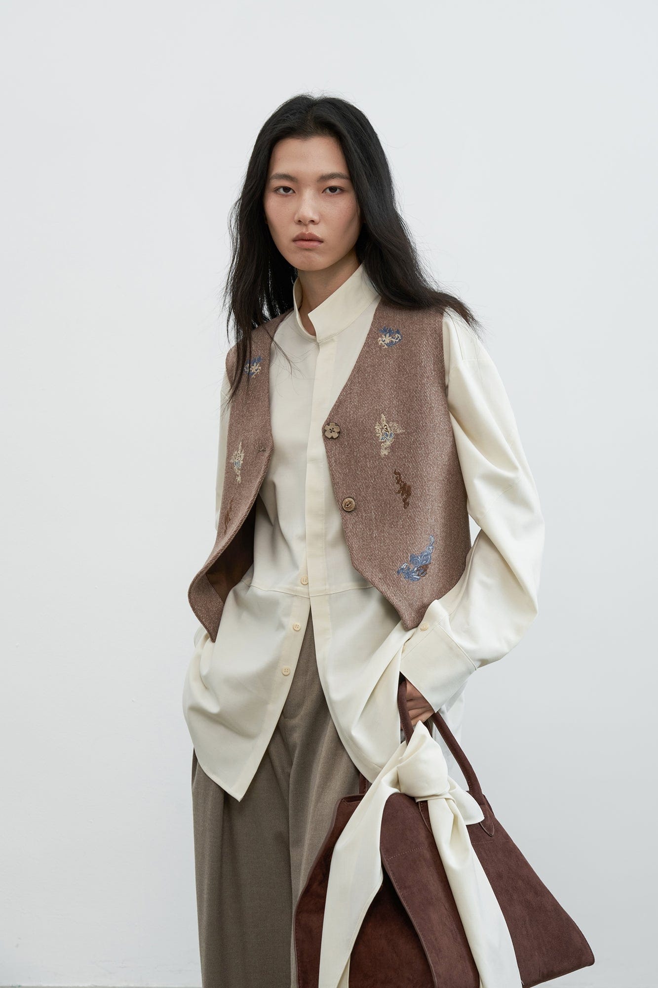 SAME FLOW Motif Embroidery Paneled Vest