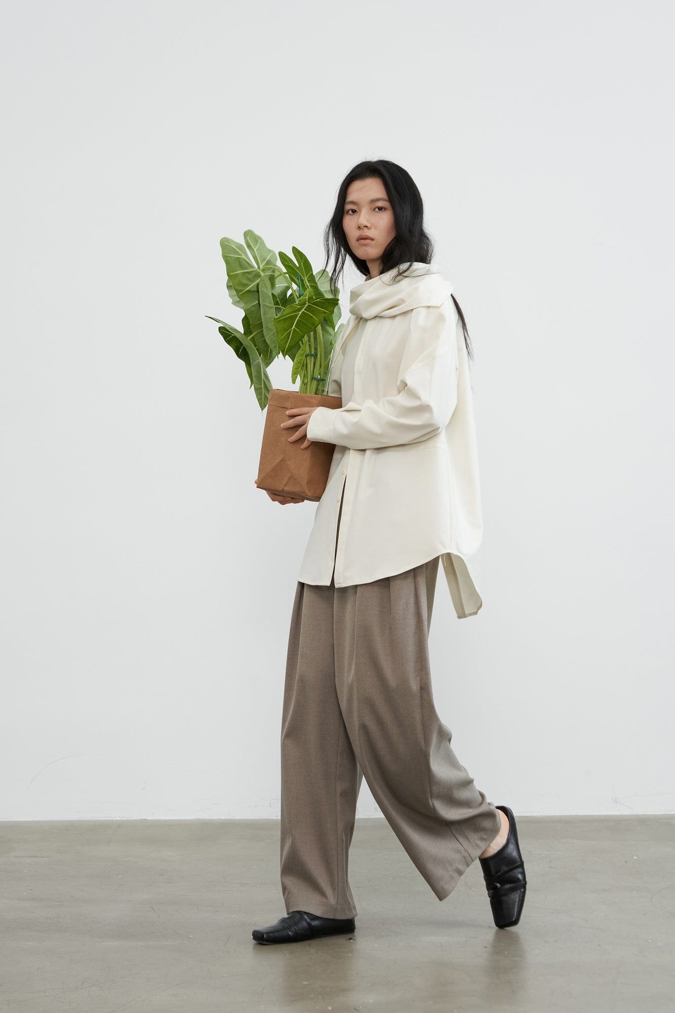 SAME FLOW Back Split Scarf-Neck Asymmetric Shirt