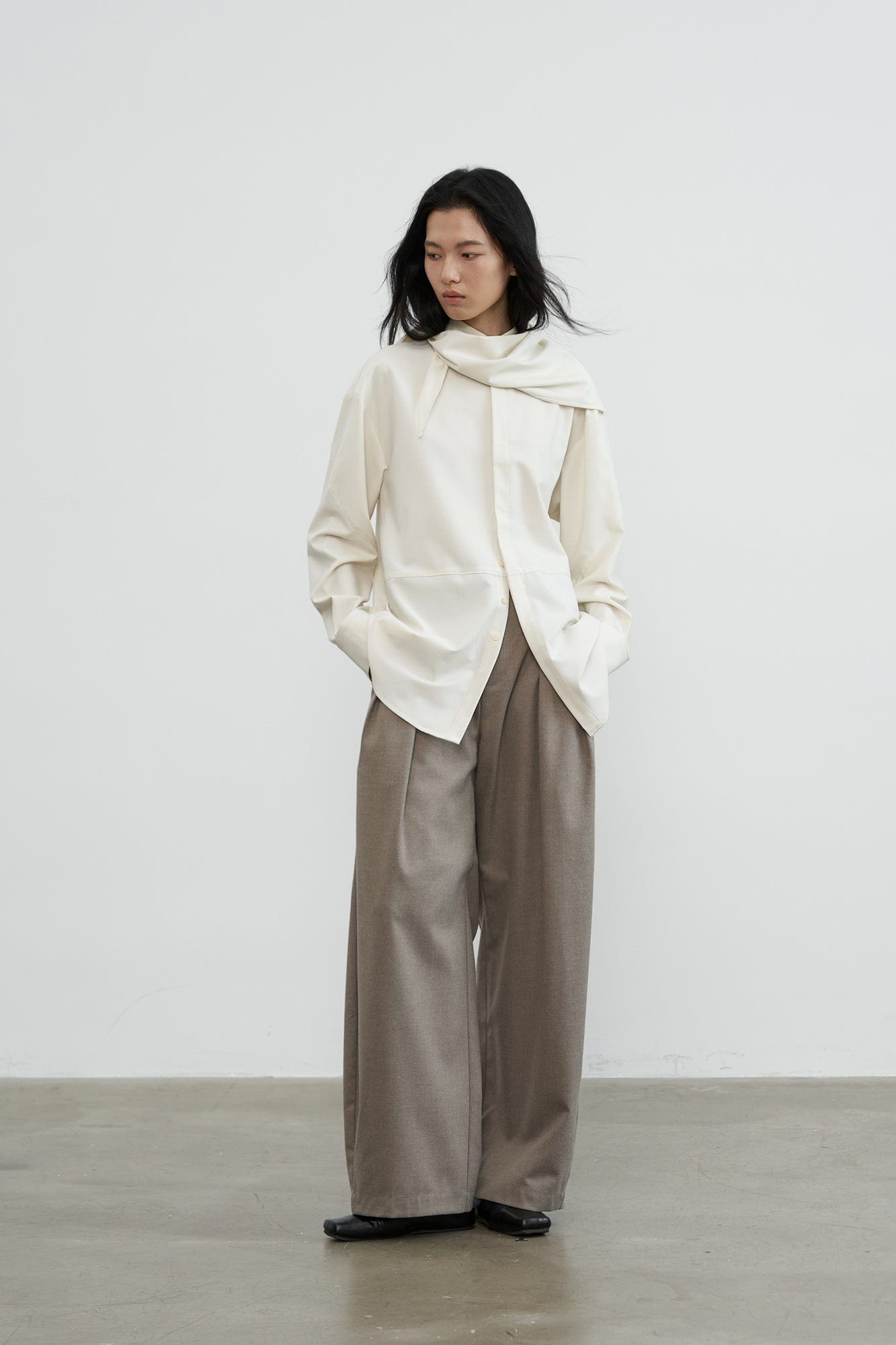 SAME FLOW Back Split Scarf-Neck Asymmetric Shirt