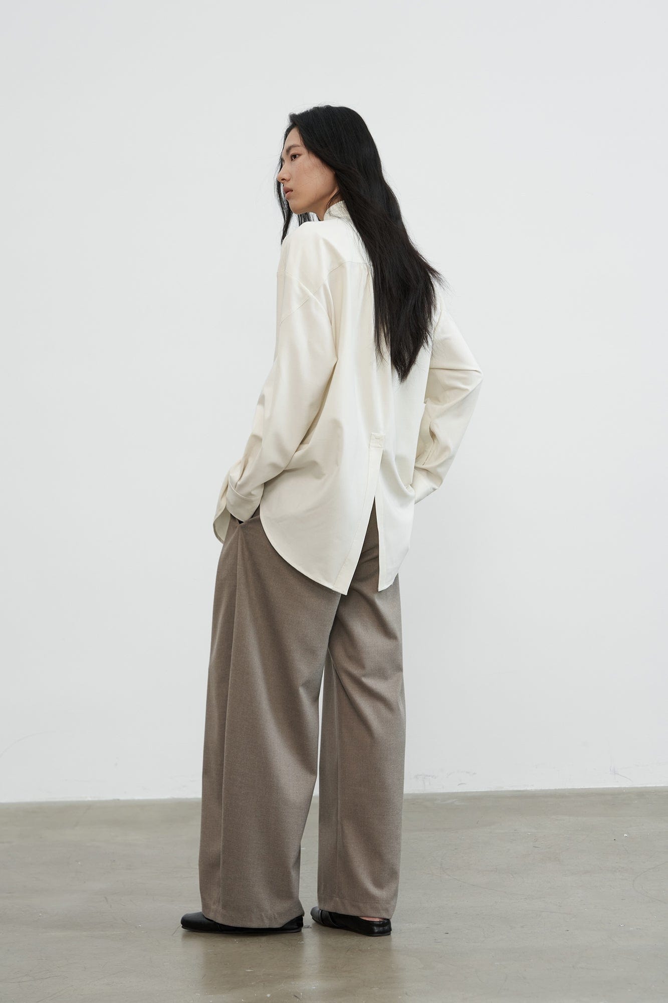 SAME FLOW Back Split Scarf-Neck Asymmetric Shirt