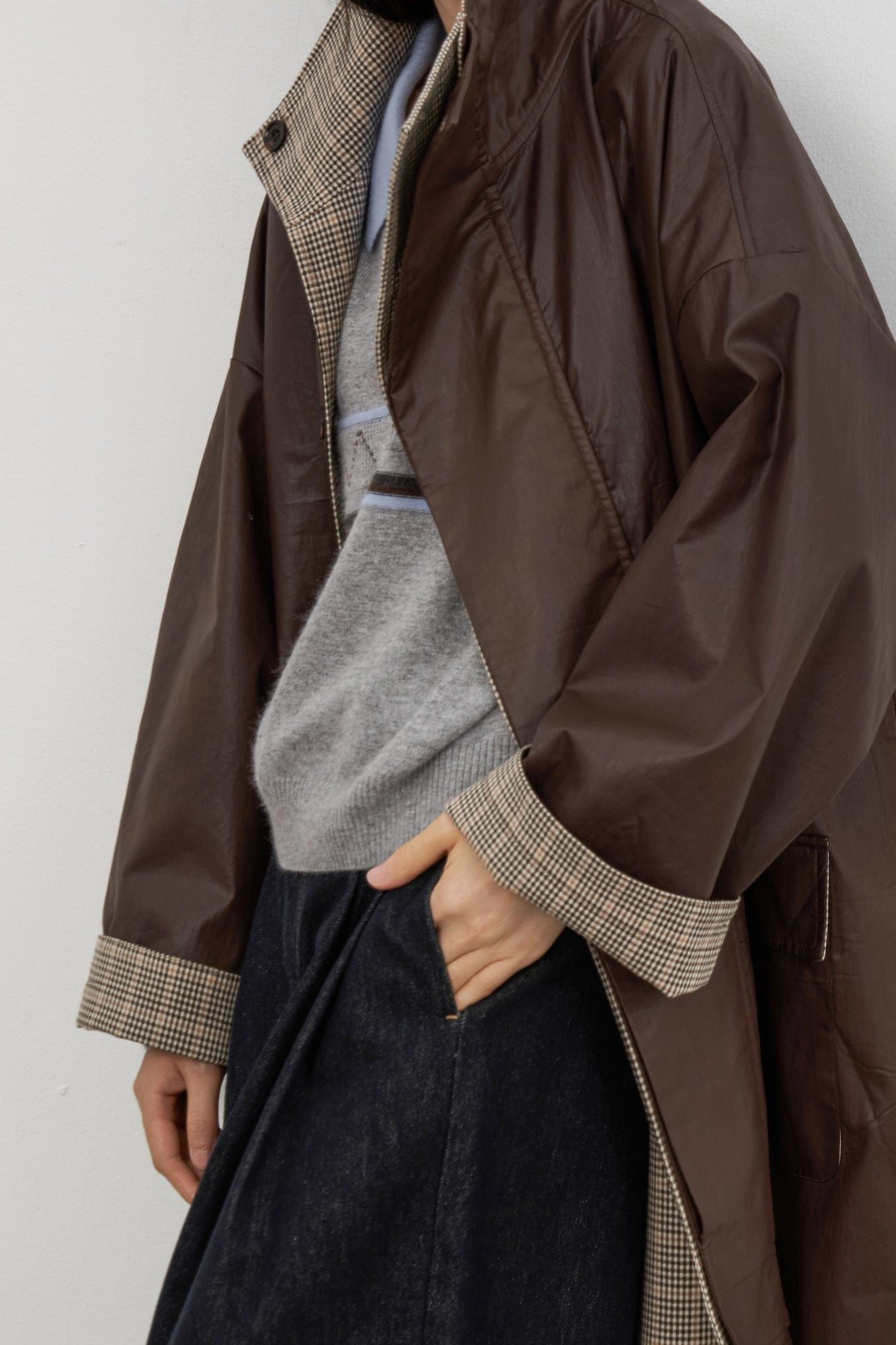 SAME FLOW Reversible Contrast Glossy Plaid Trench