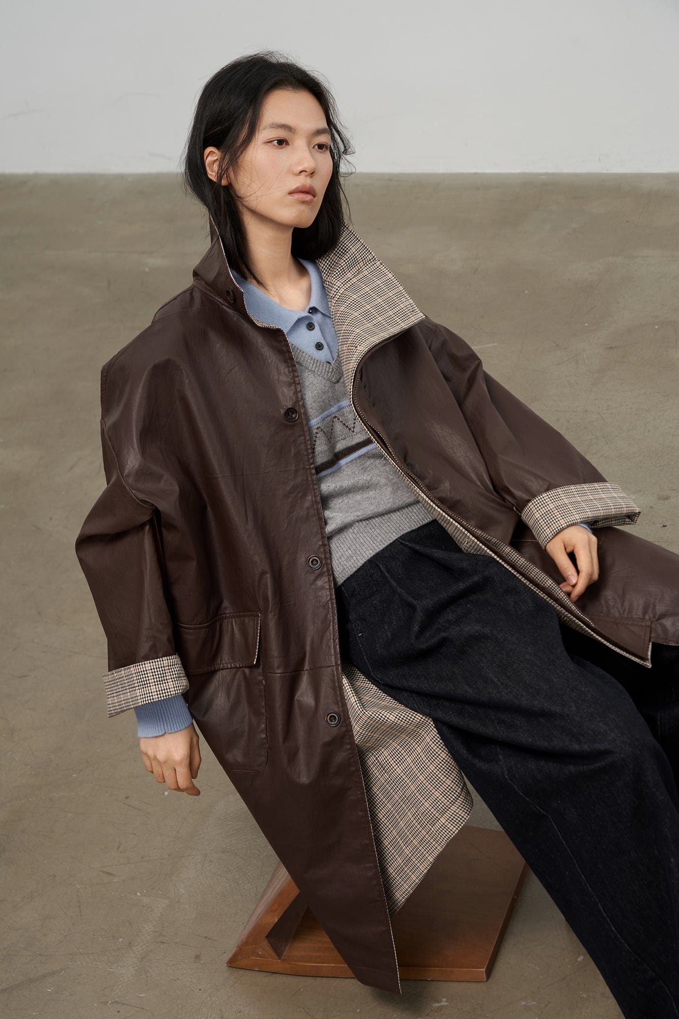 SAME FLOW Reversible Contrast Glossy Plaid Trench