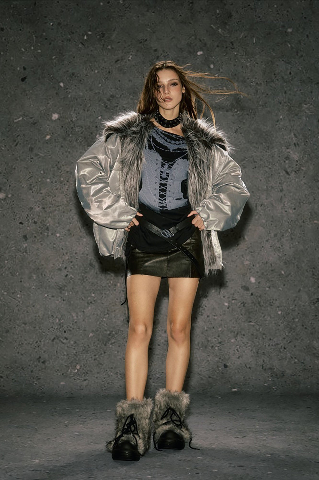 10AMSOTIIIIIIRED Detachable Faux Fur-Trim Glossy Down Jacket