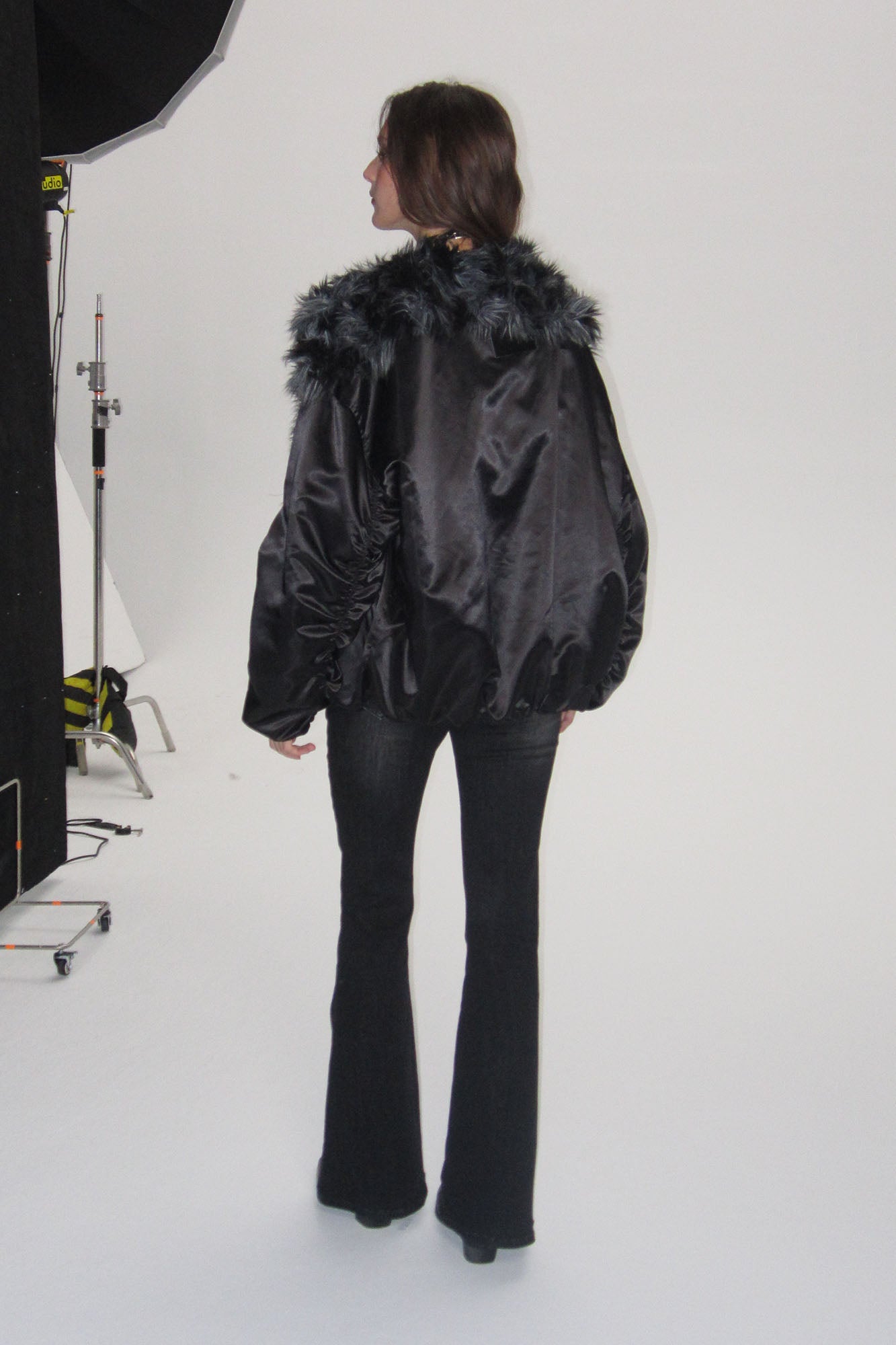 10AMSOTIIIIIIRED Detachable Faux Fur-Trim Glossy Down Jacket