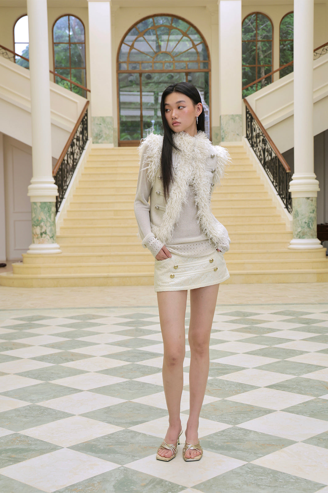FAYCHUI Faux Fur Trim Button Vest