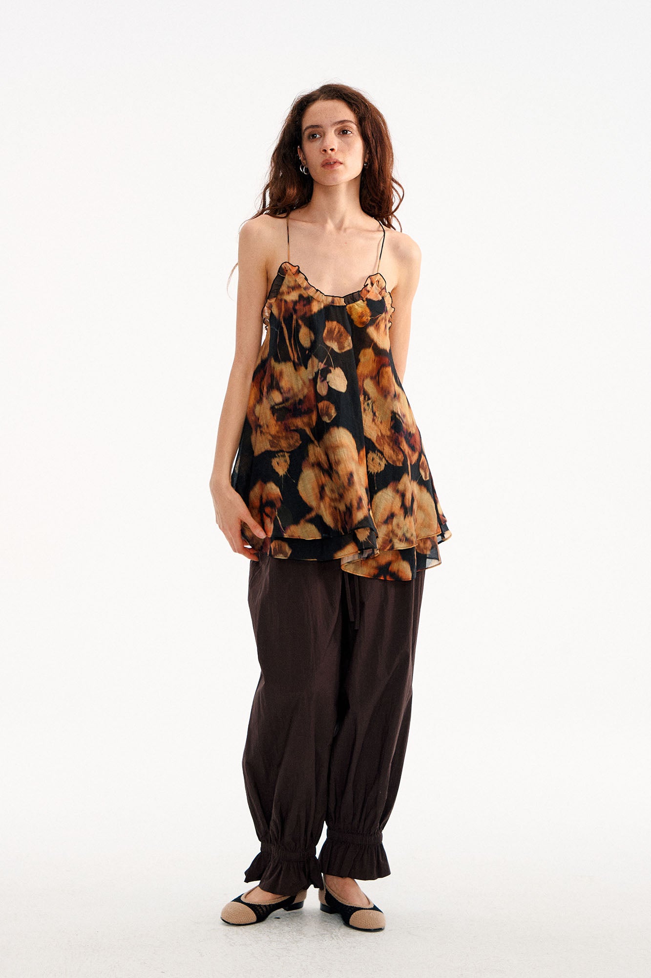 MUSE NAPS Floral Tiered Ruffle V-Neck Tank Top