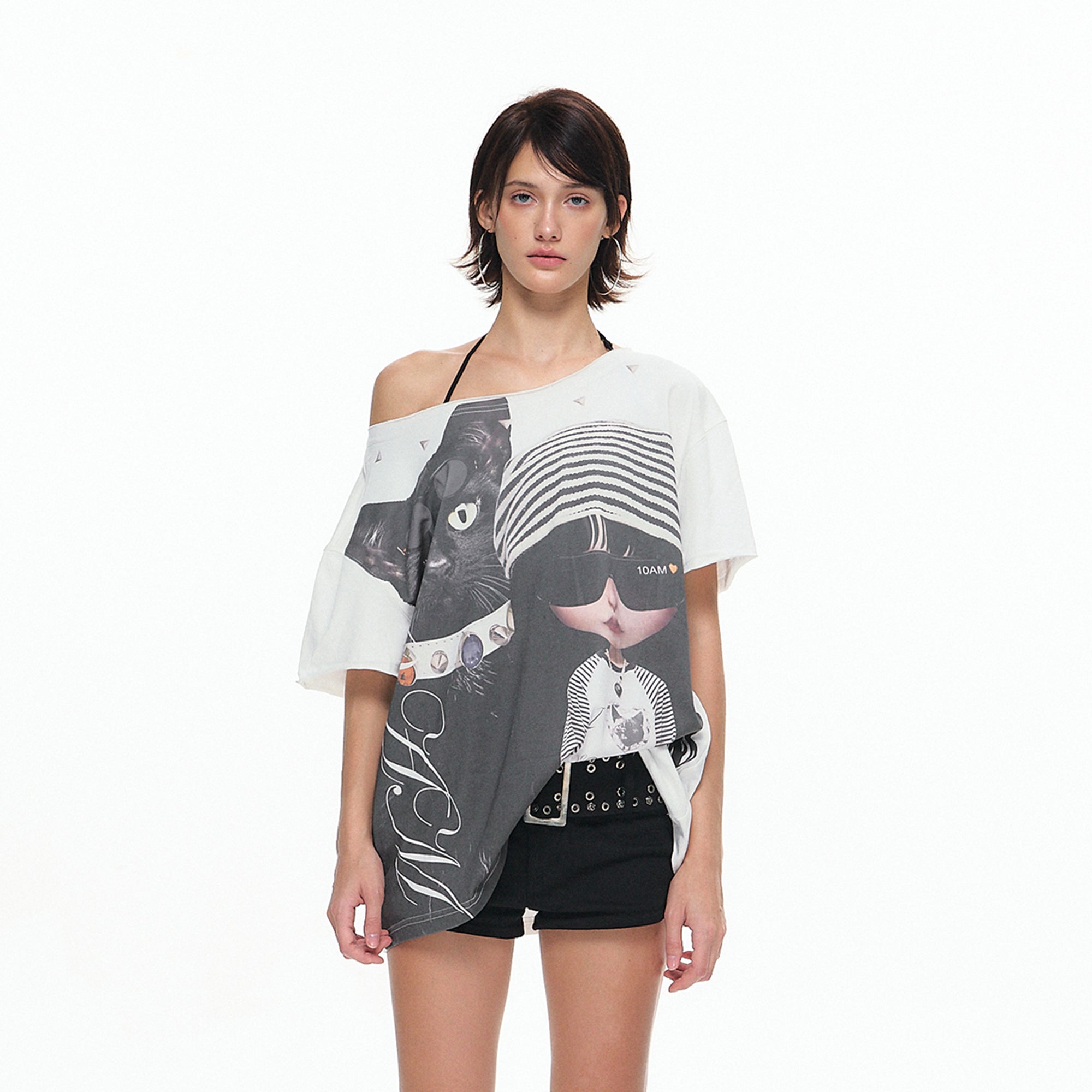 10AMSOTIIIIIIRED Girl And Cat Graphic Off-Shoulder Tee