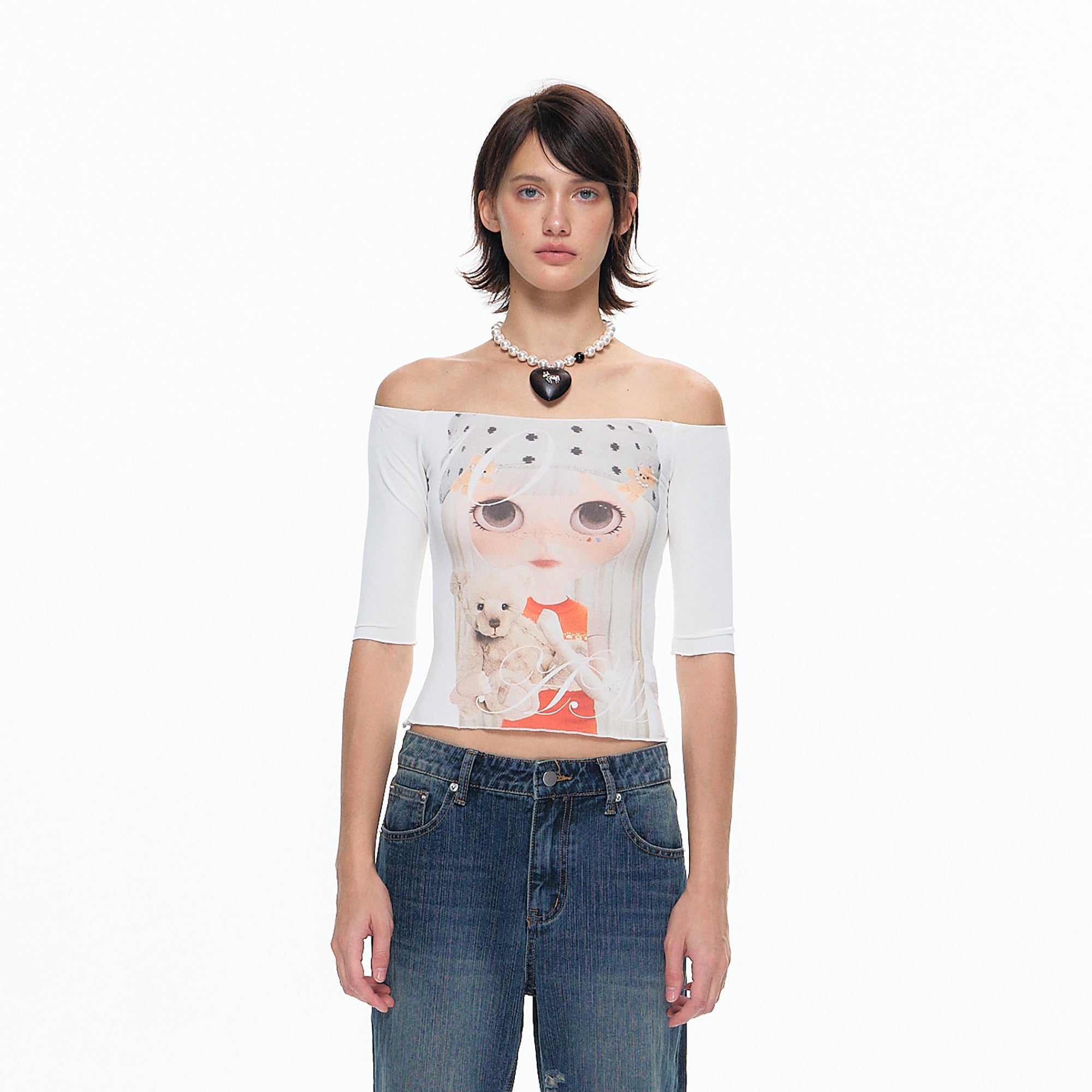 10AMSOTIIIIIIRED Off-Shoulder Cat & Girl Graphic Slim Tee