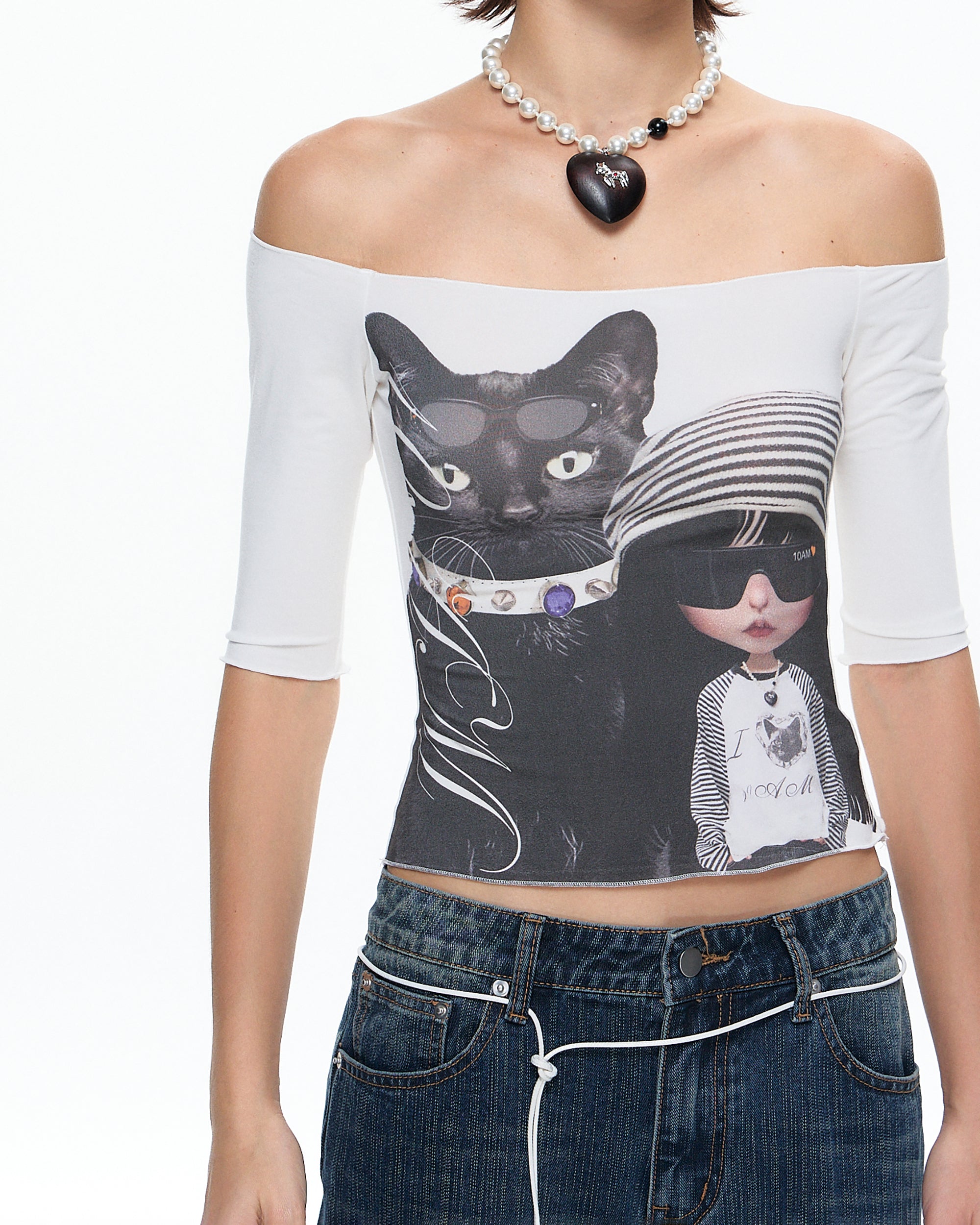 10AMSOTIIIIIIRED Off-Shoulder Cat & Girl Graphic Slim Tee