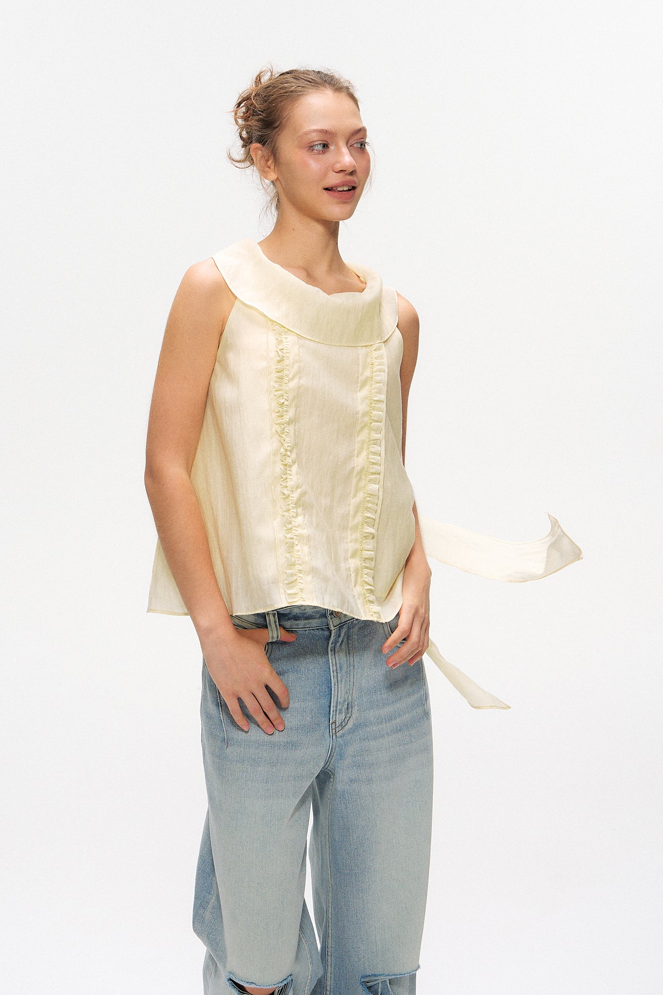 10AMSOTIIIIIIRED Drape-Collar Ruffle Trim Tank Top