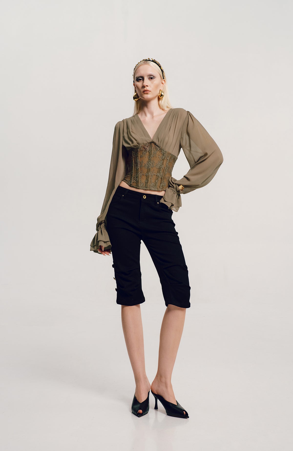 AWOKENTIME Lace-Spliced Puff-Sleeve V-Neck Shirt