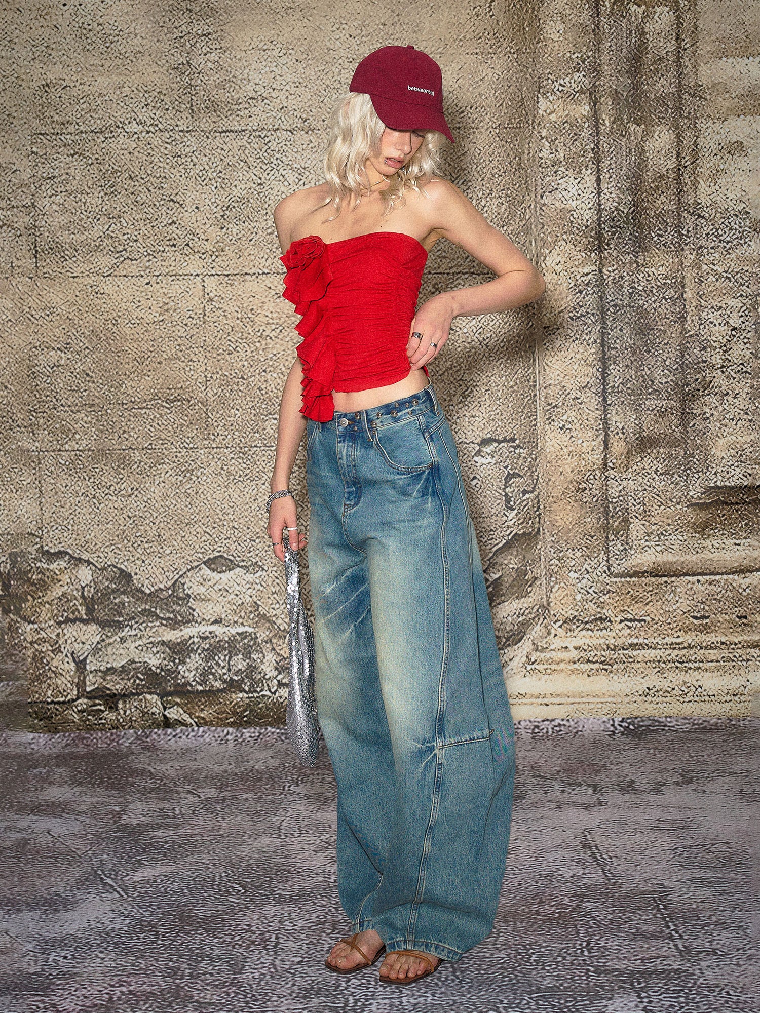 THE NEVERMORE Washed Panel Wide-Leg Jeans