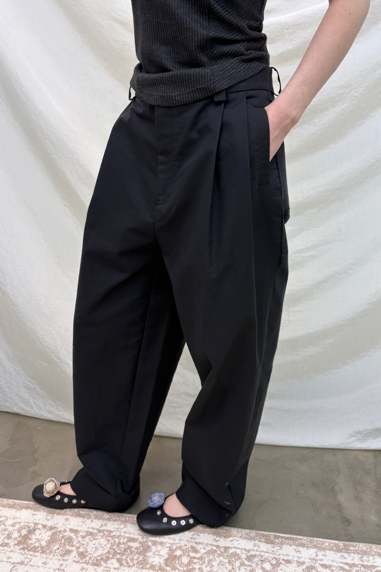 NEVERSEEZ Embroidered Stitched Pleated Barrel Trousers