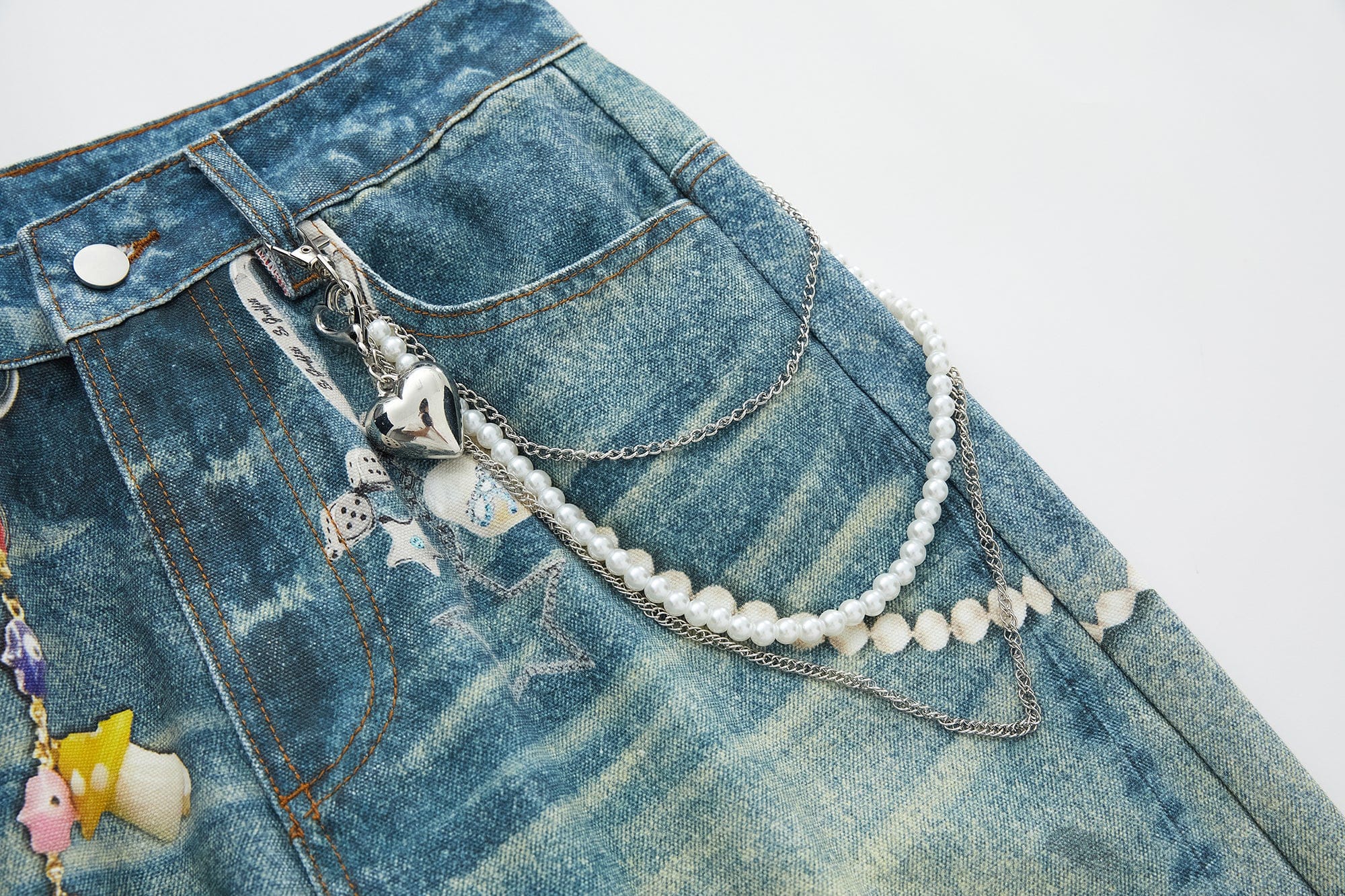 SOFITTE Charm Graphic Splatter Wrinkle-Washed Jeans