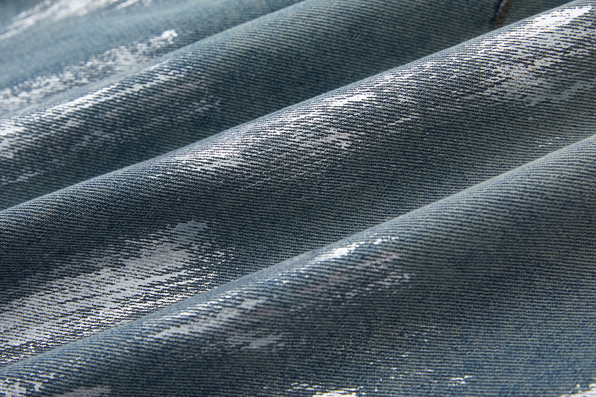 SOFITTE Foil Glaze Washed Wide-Leg Jeans