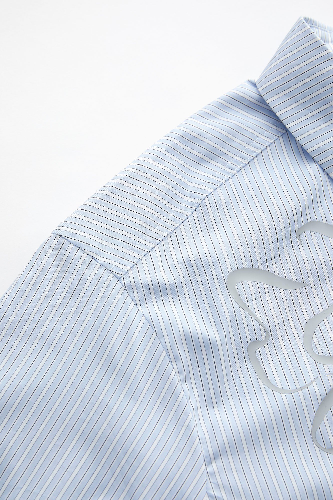 SOFITTE Striped Graphic Half Shirt