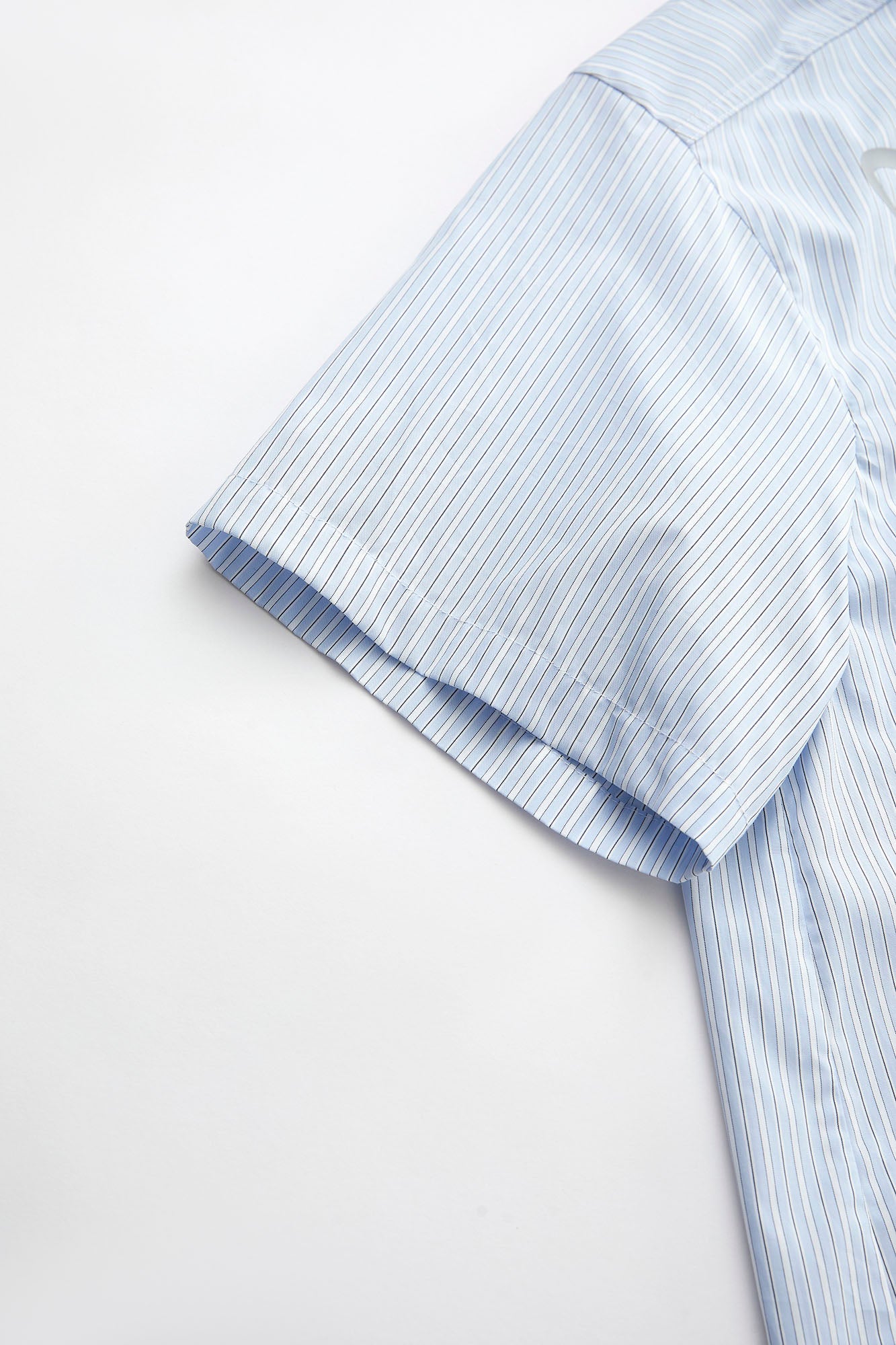 SOFITTE Striped Graphic Half Shirt