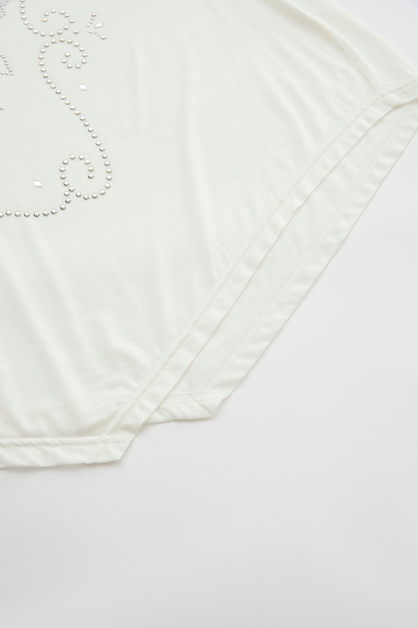 SOFITTE Off-Shoulder Studded Graphic Tee