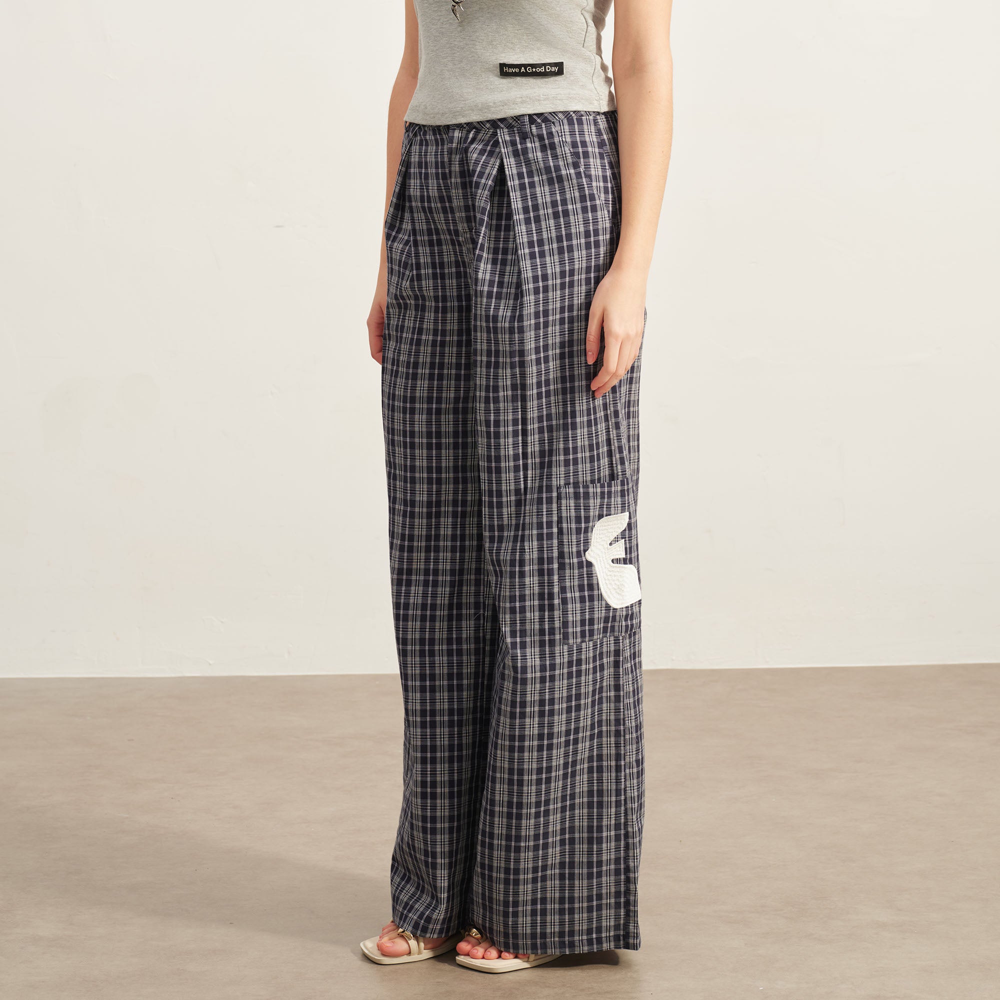 SOFITTE Plaid Pleats Patch Straight-Leg Pants