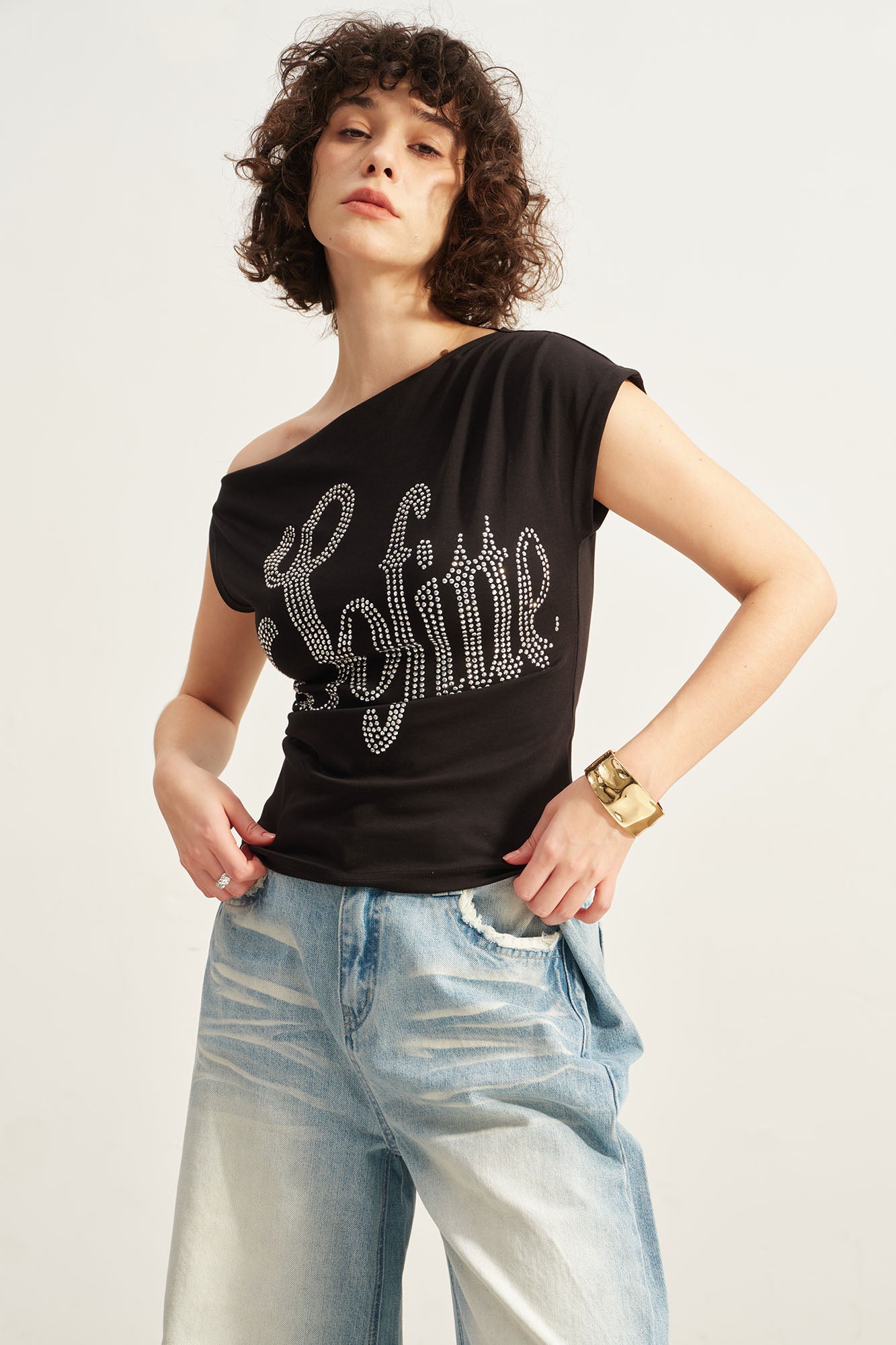 SOFITTE Diamond LOGO Asymmetrical Shoulder Tee