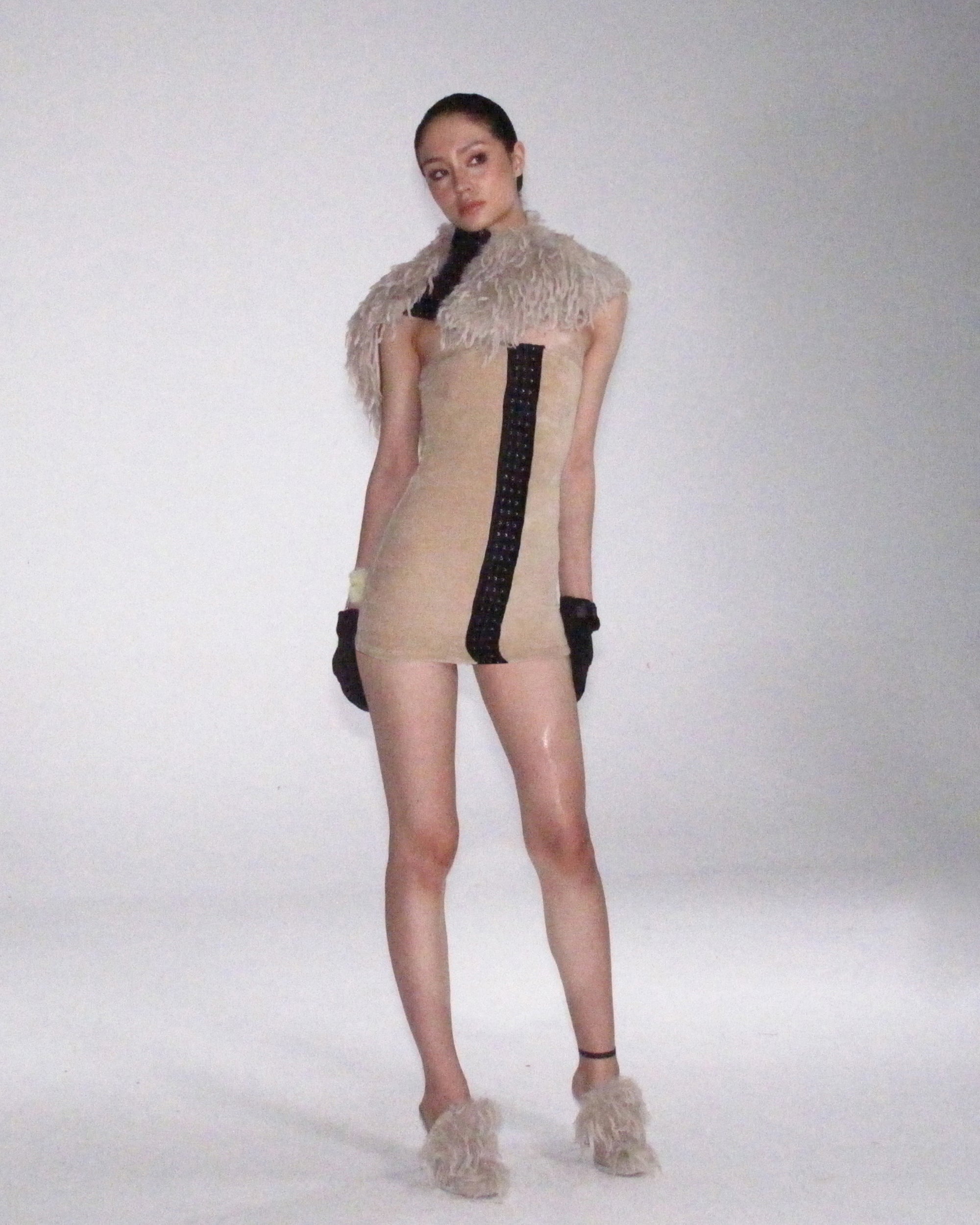 NEVER OFFEND L ANGEL Faux Fur Fringe Button Cape