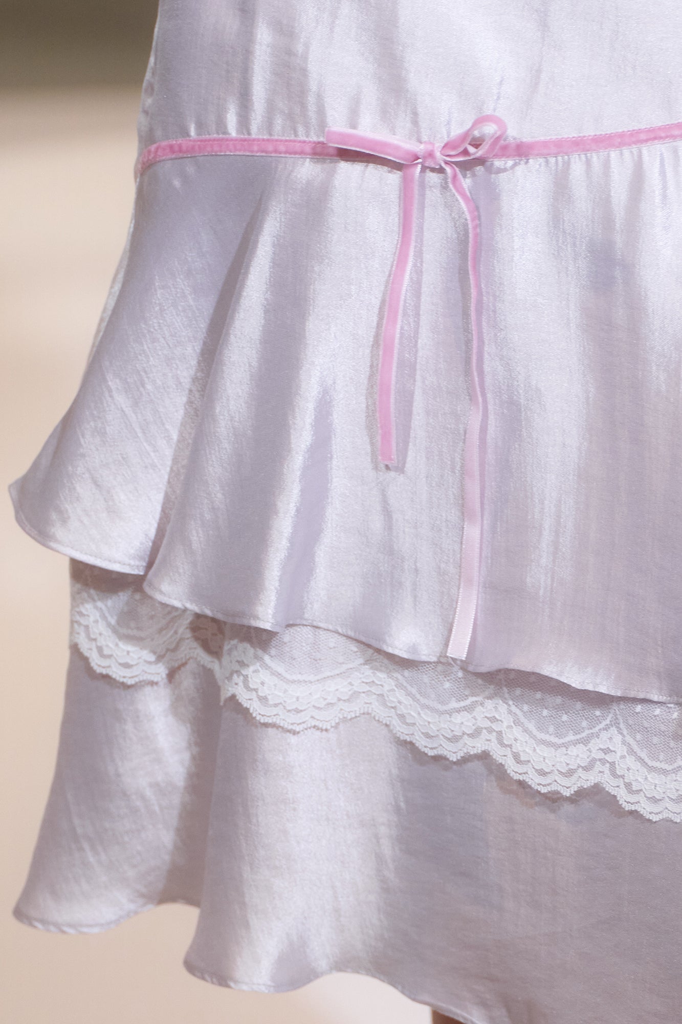 IVETONG Satin Lace Trim Layered Skirt