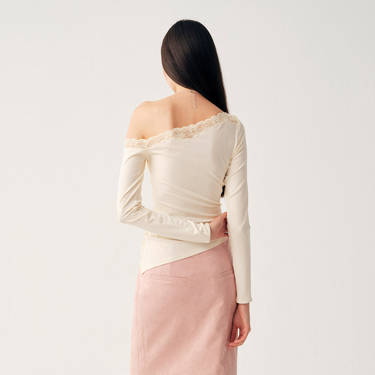 DOTYEARS Lace Spliced Off-Shoulder Long-Sleeve Tee